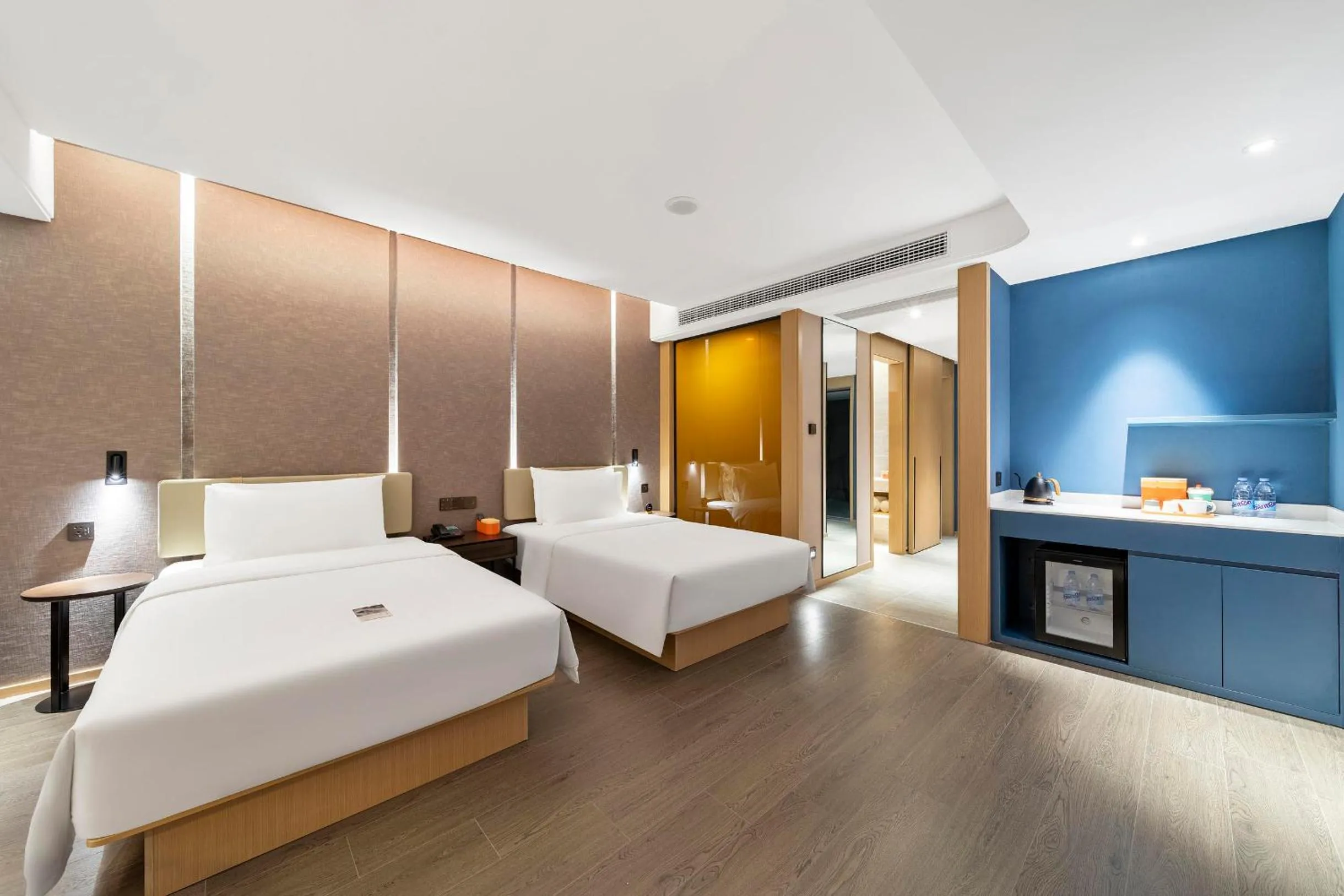 Photo of the whole room, Bed in Atour Hotel Ya an Era Street