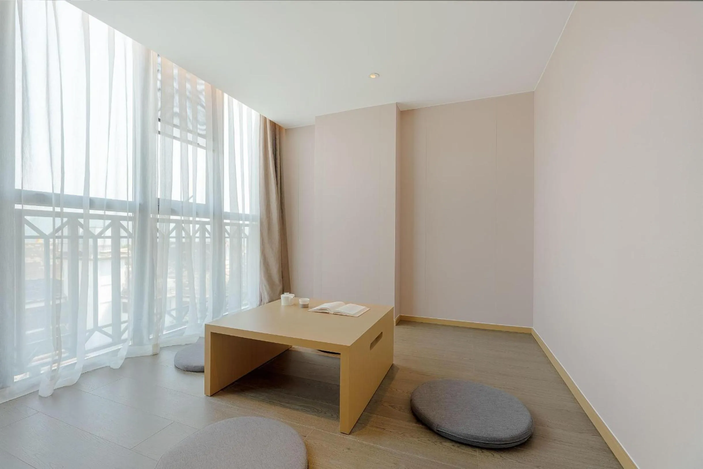 Atour Hotel Xishuangbanna Jinghong Gaozhuang Starlight Night Market