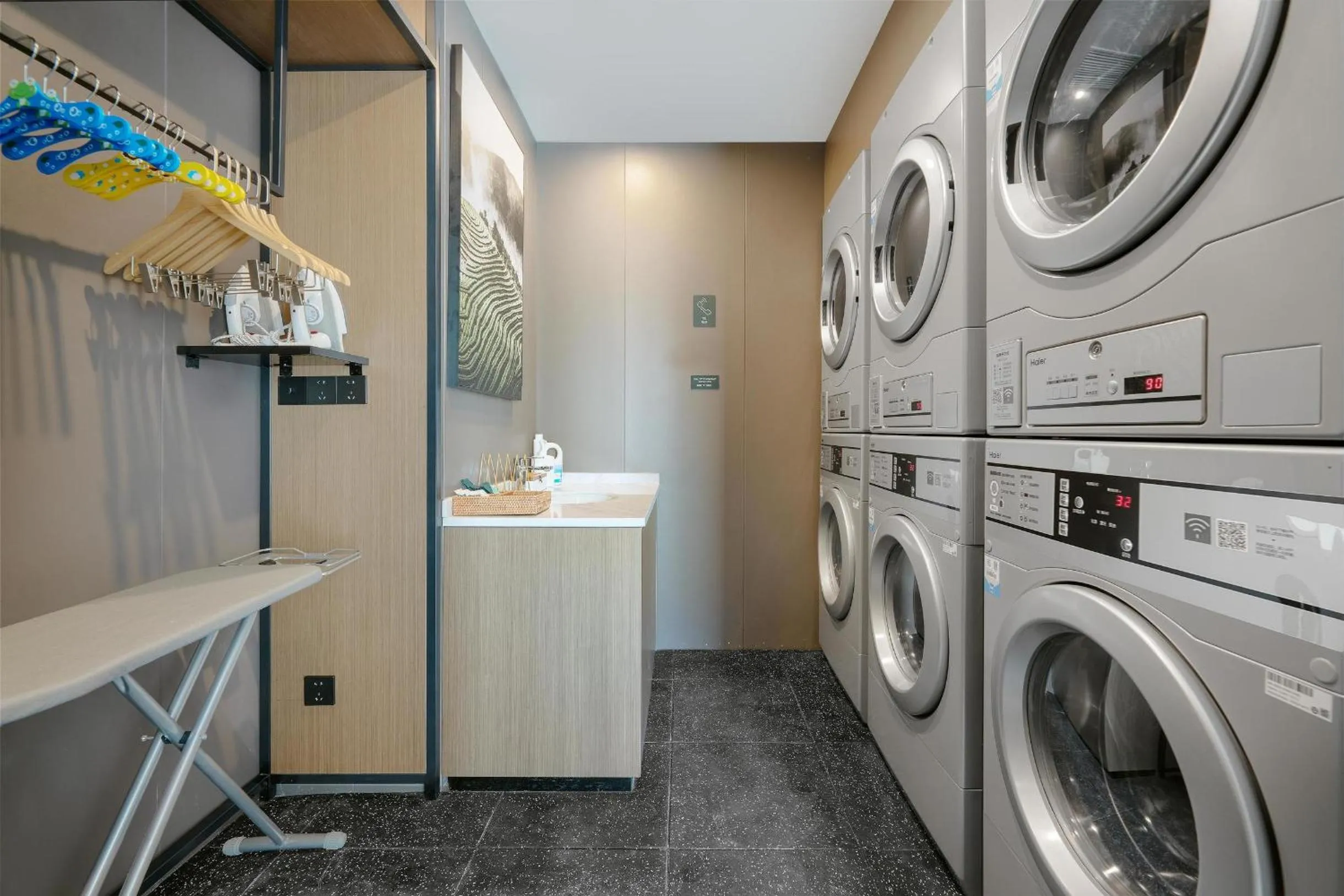 Atour Hotel Xishuangbanna Jinghong Gaozhuang Starlight Night Market