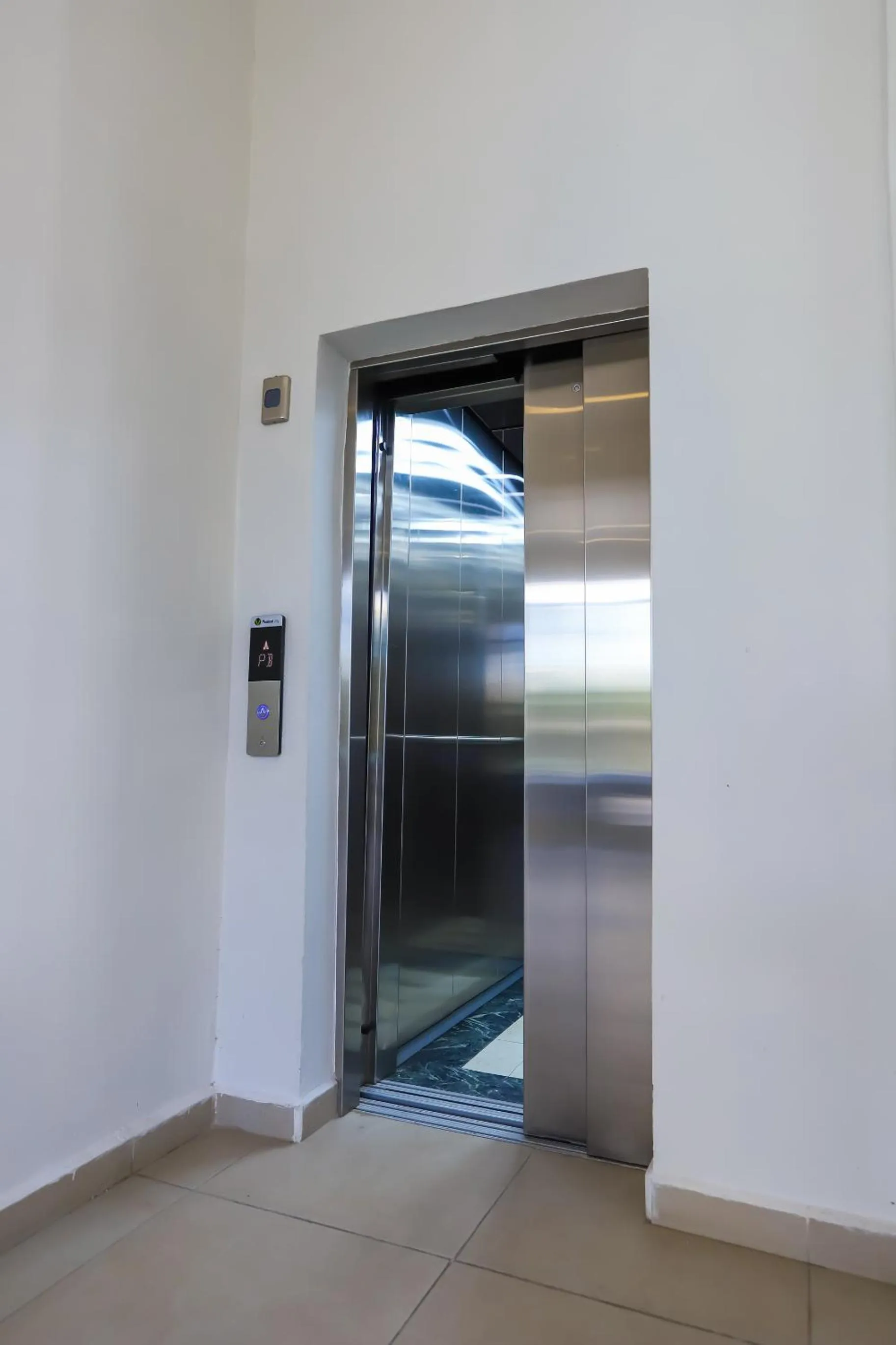 elevator in Hotel Inkanto