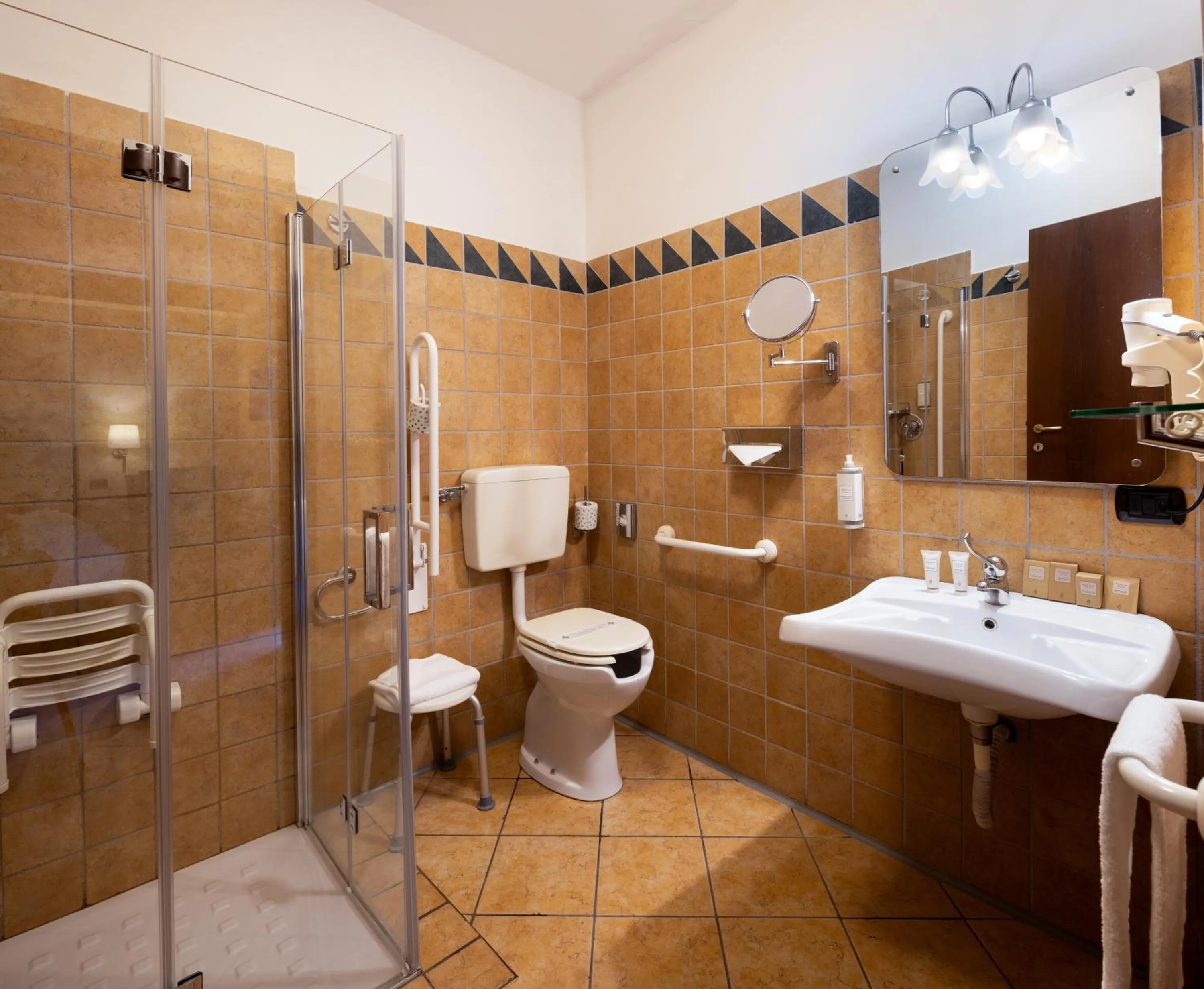 Shower in Best Western Plus Hotel Le Rondini