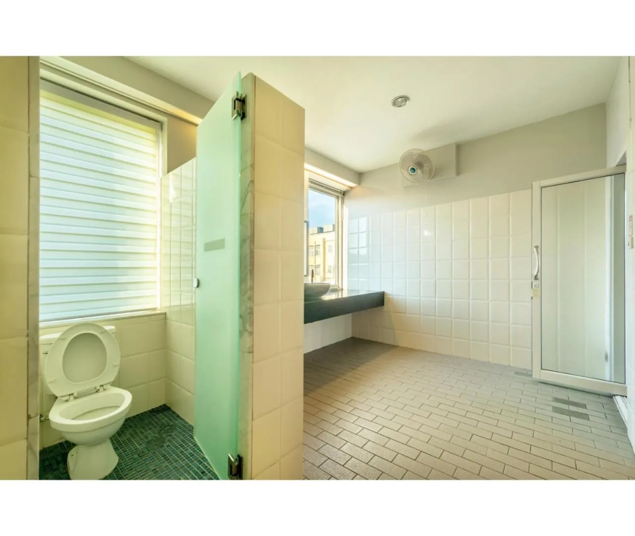 Toilet in Dinso Home Boutique