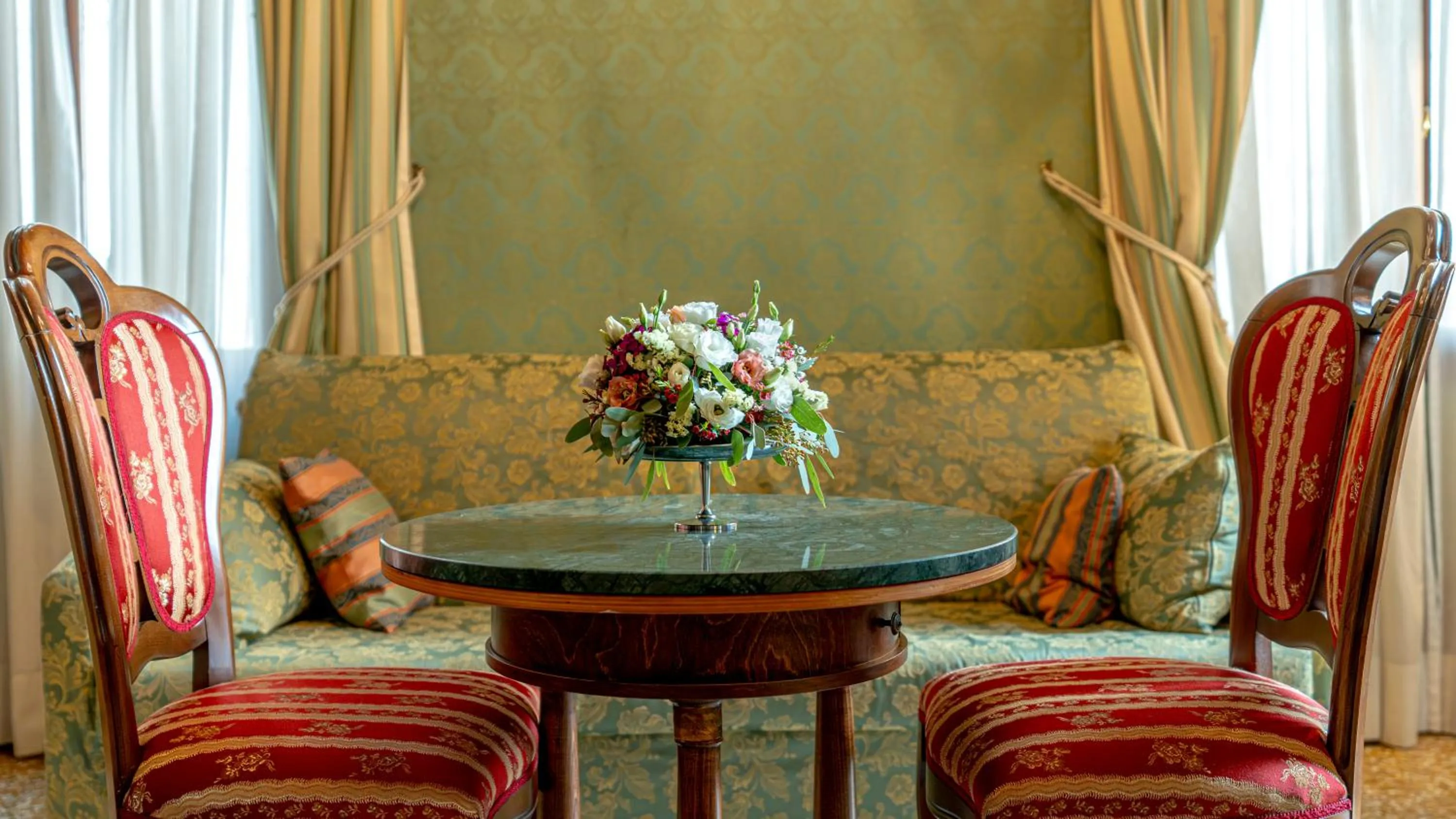 Decorative detail in Hotel Al Ponte Dei Sospiri