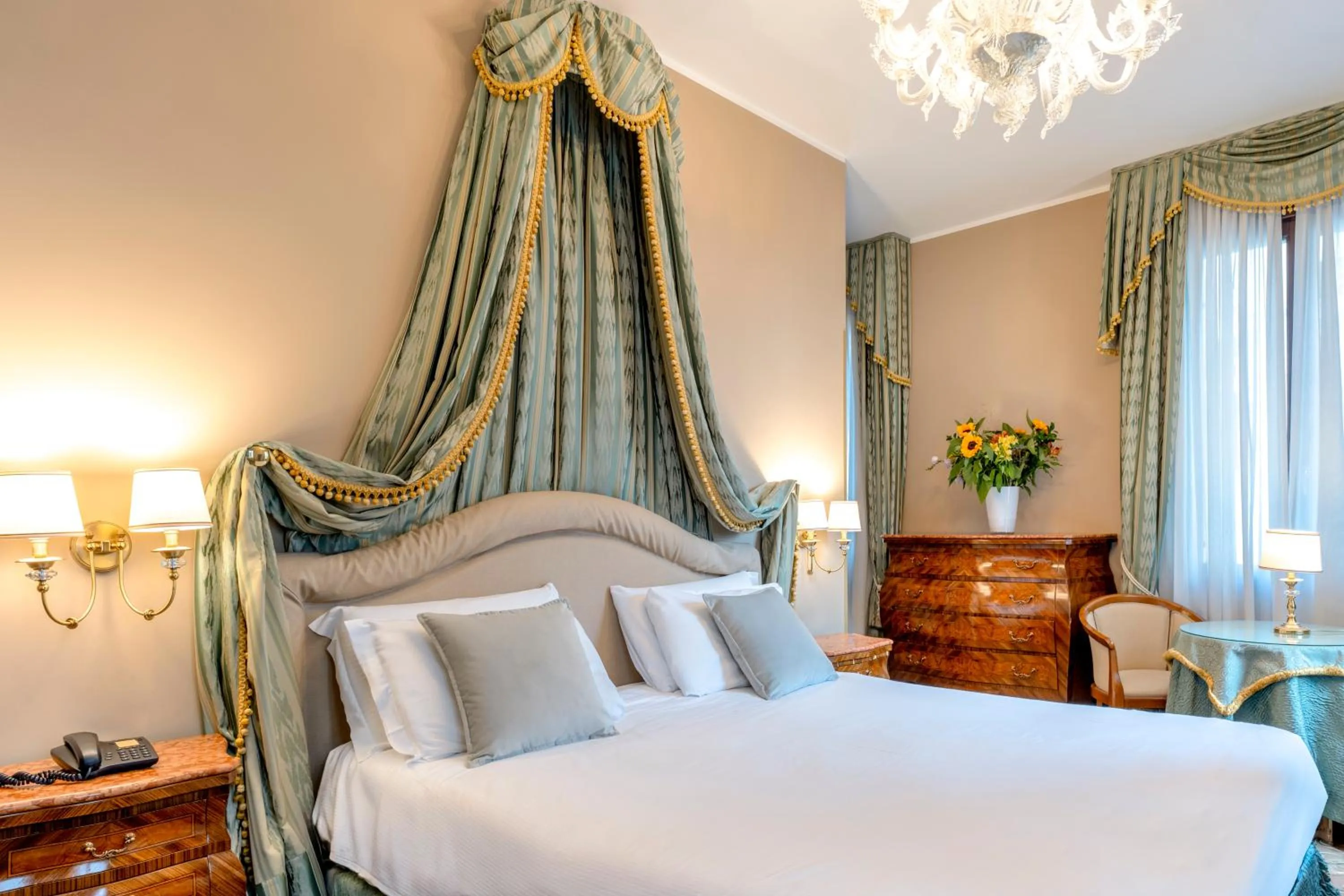 Bedroom, Bed in Hotel Al Ponte Dei Sospiri