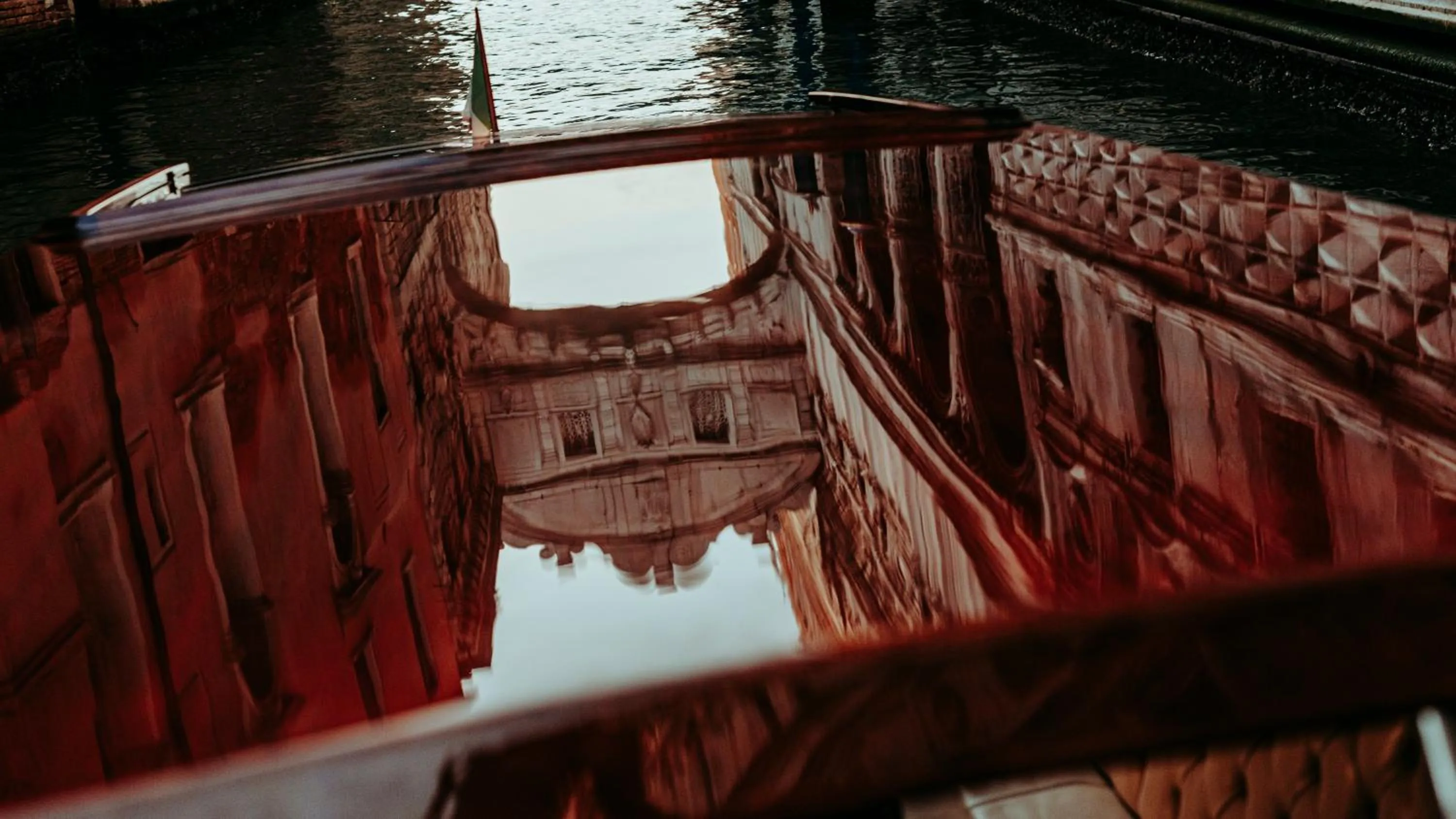 City view in Hotel Al Ponte Dei Sospiri