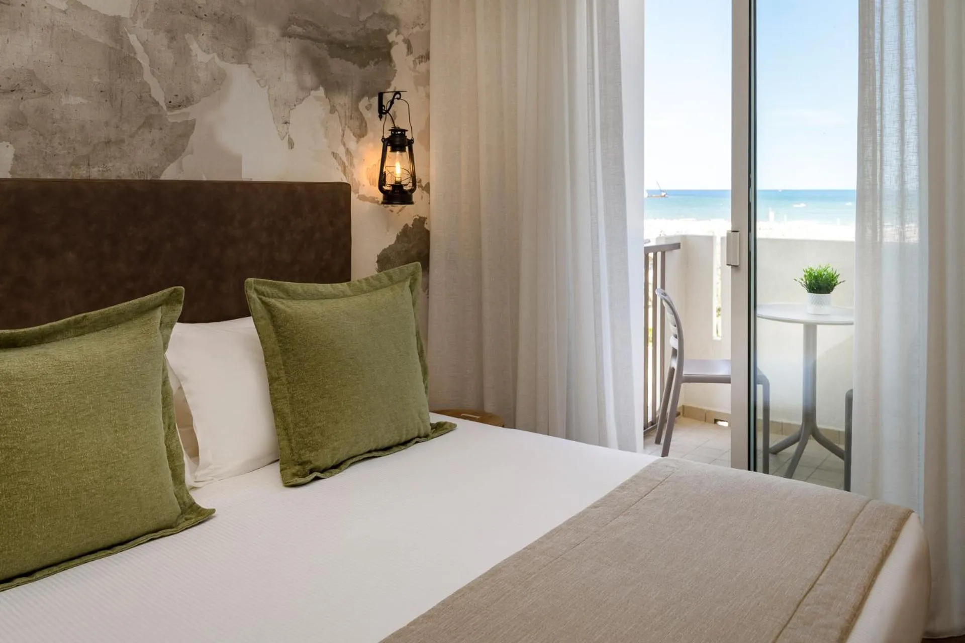 Bed in Litoraneo Suite Hotel