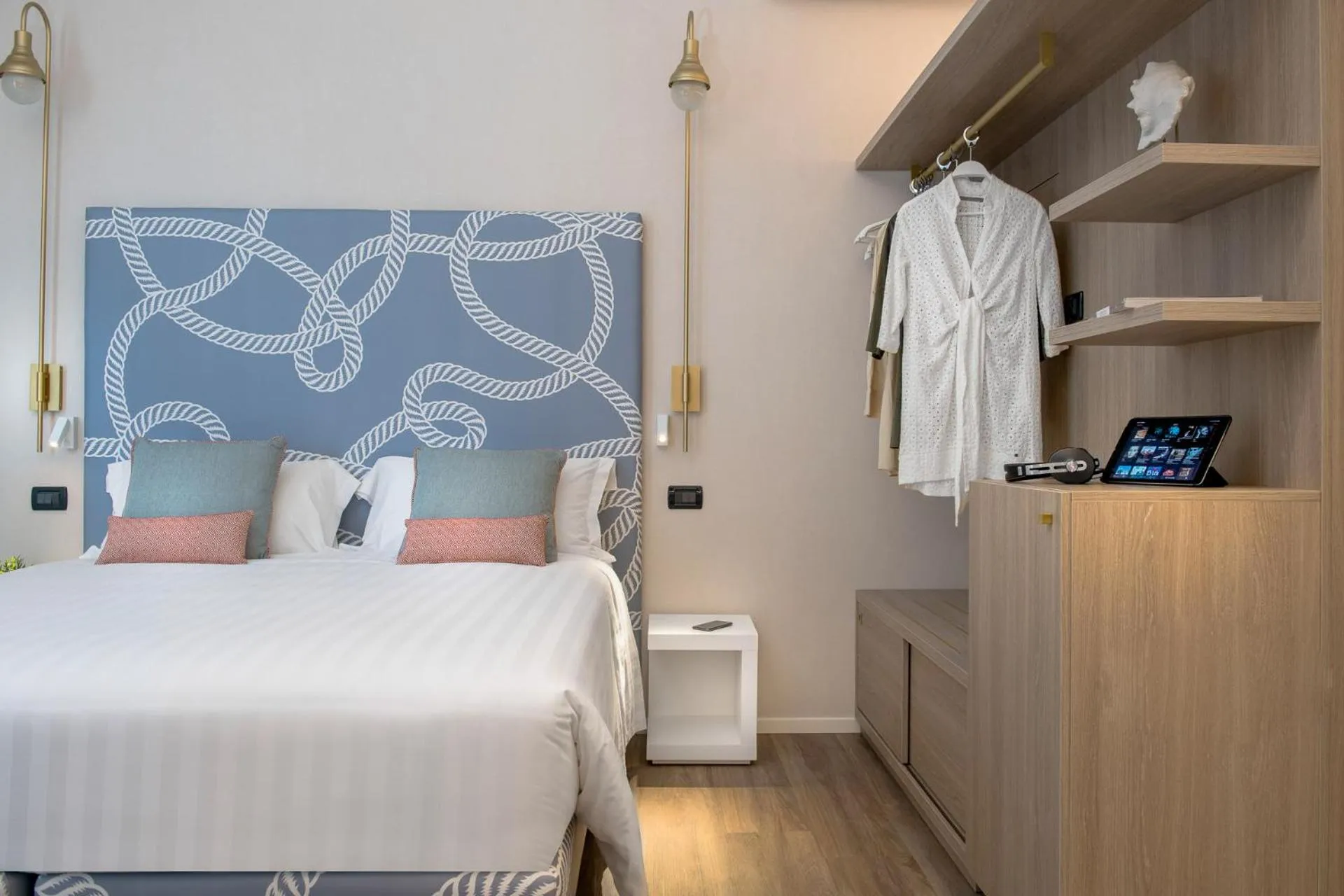 Photo of the whole room, Bed in Litoraneo Suite Hotel