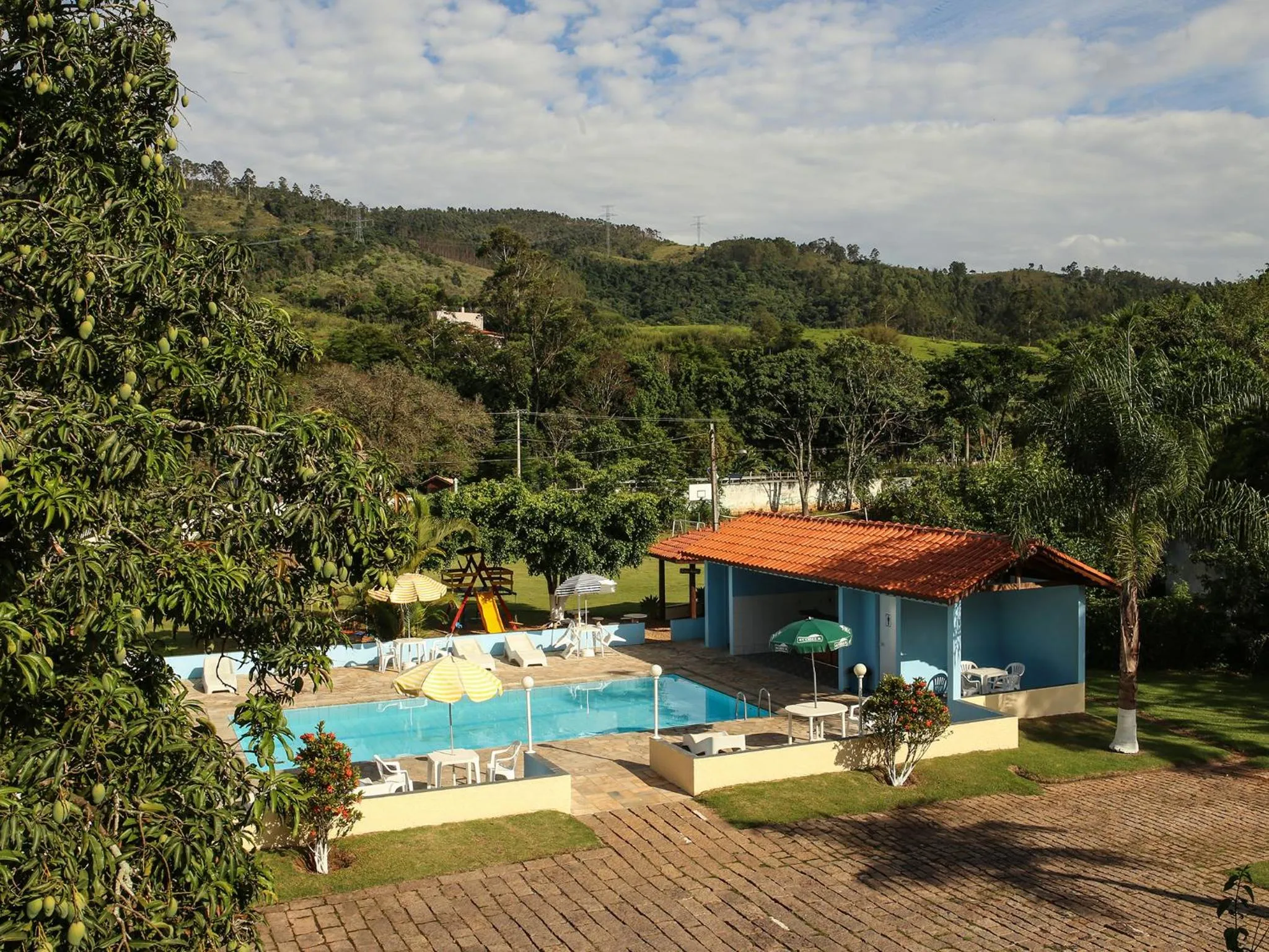 Pool view in Pousada Vale da Montanha