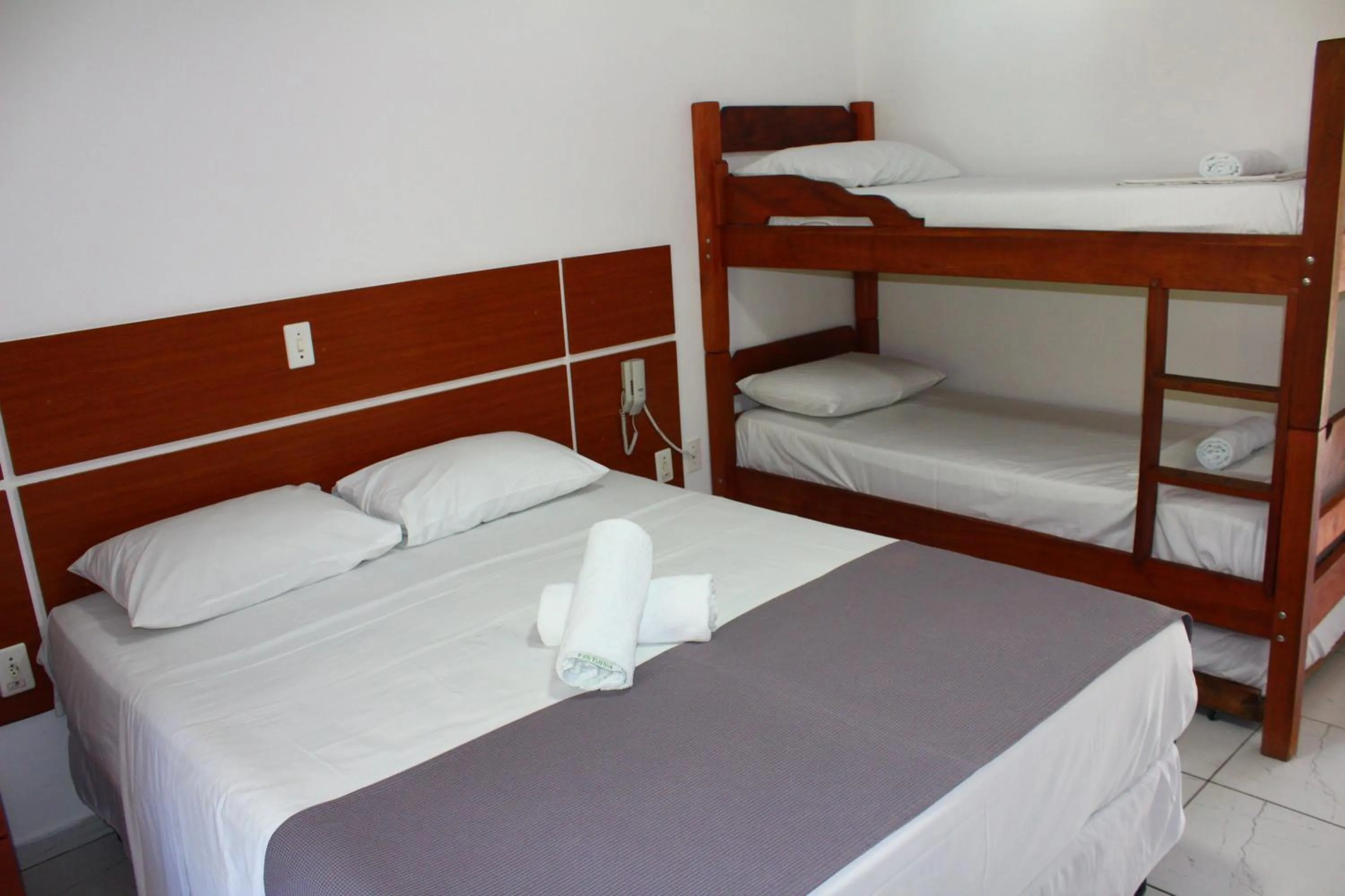 Photo of the whole room, Bed in Pousada Vale da Montanha