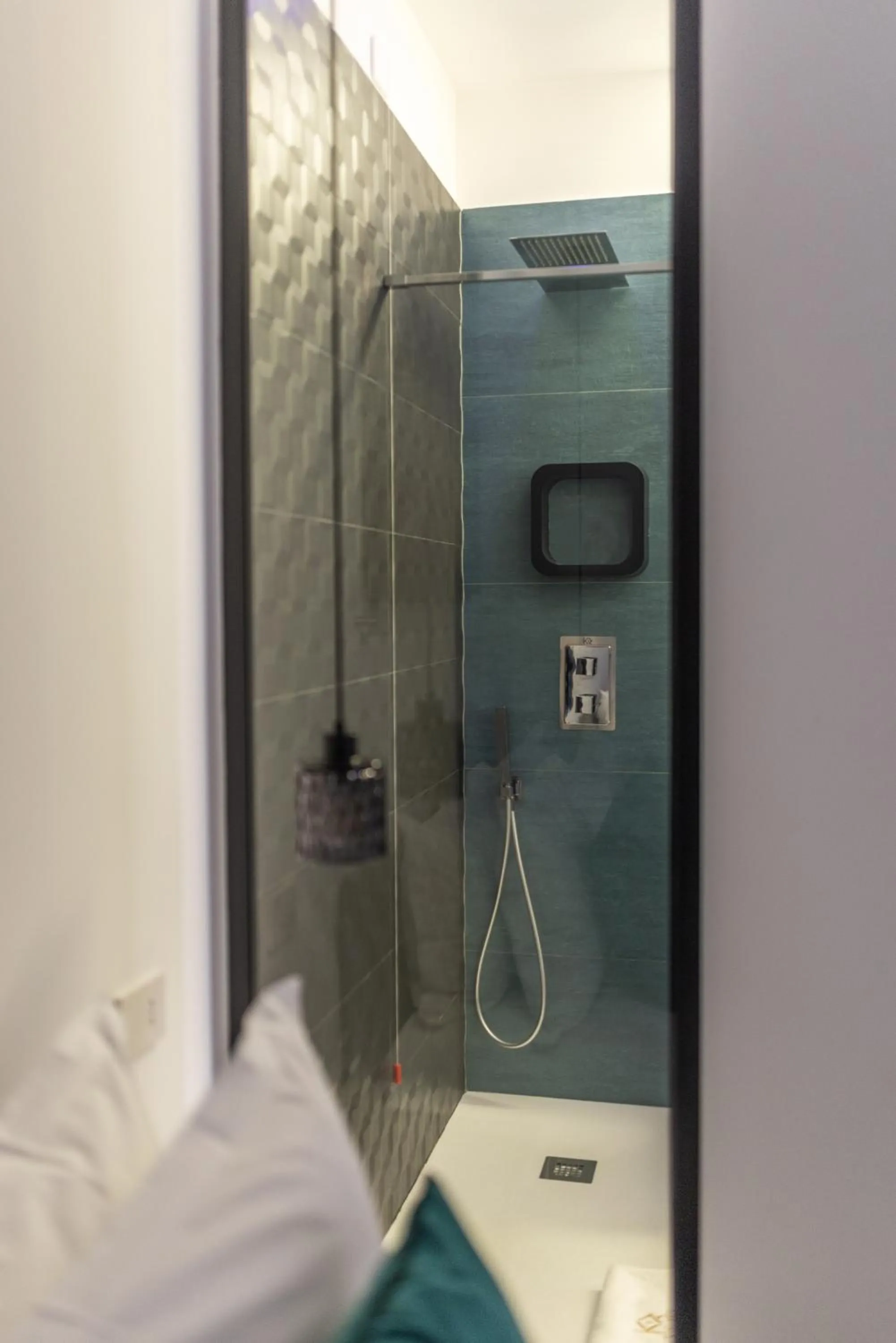 Shower in Kreart Suite & Rooms B&B