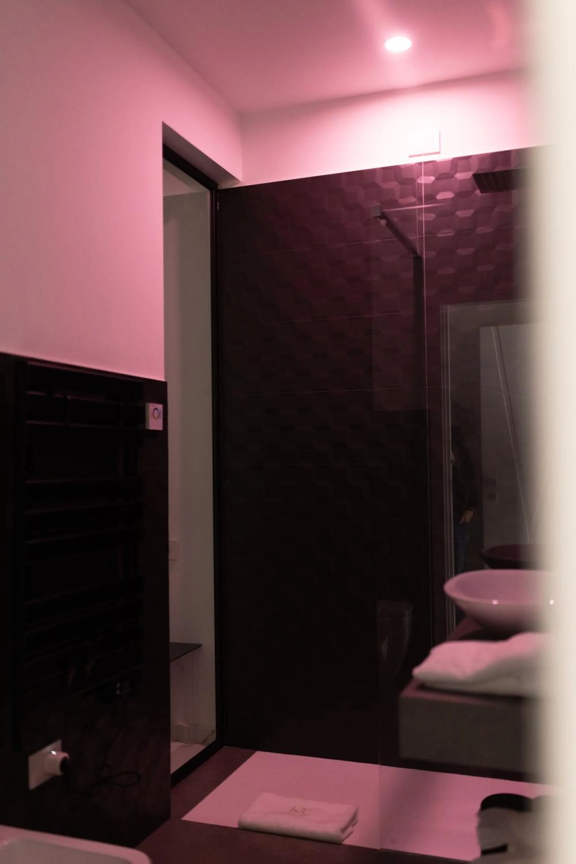 Bathroom in Kreart Suite & Rooms B&B