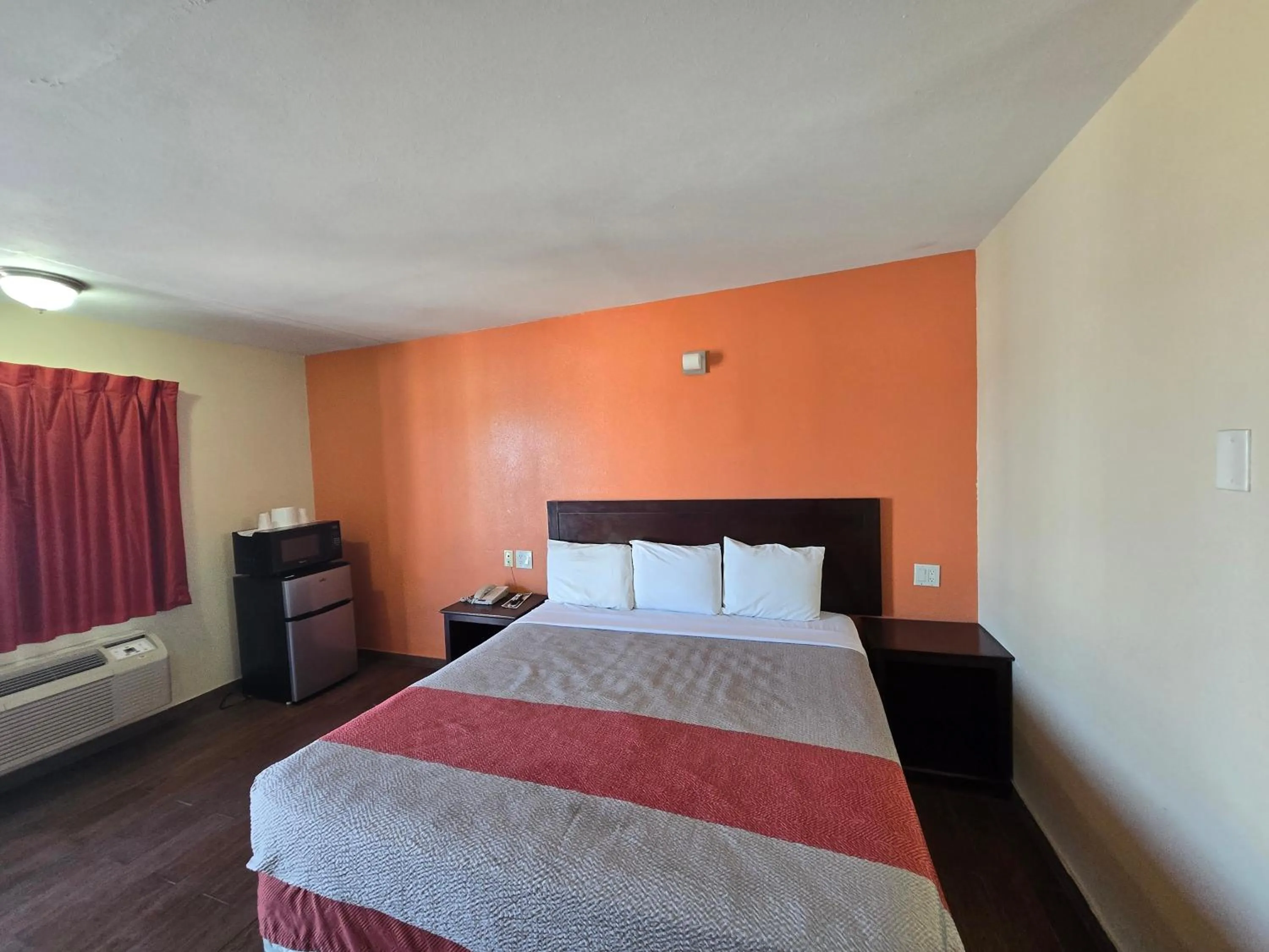 Bedroom, Bed in Motel 6-Blythe, CA - South