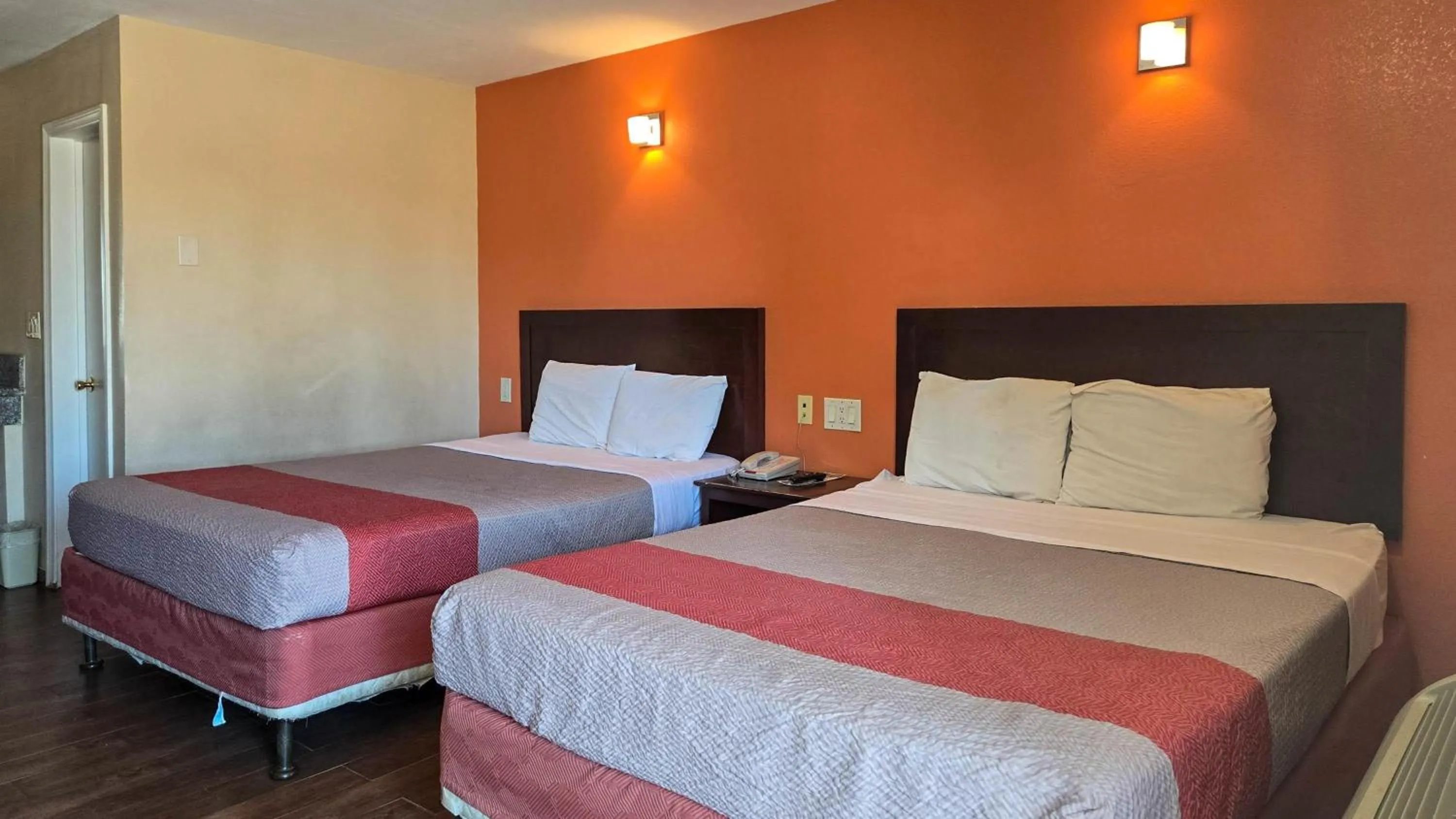 Bedroom, Bed in Motel 6-Blythe, CA - South