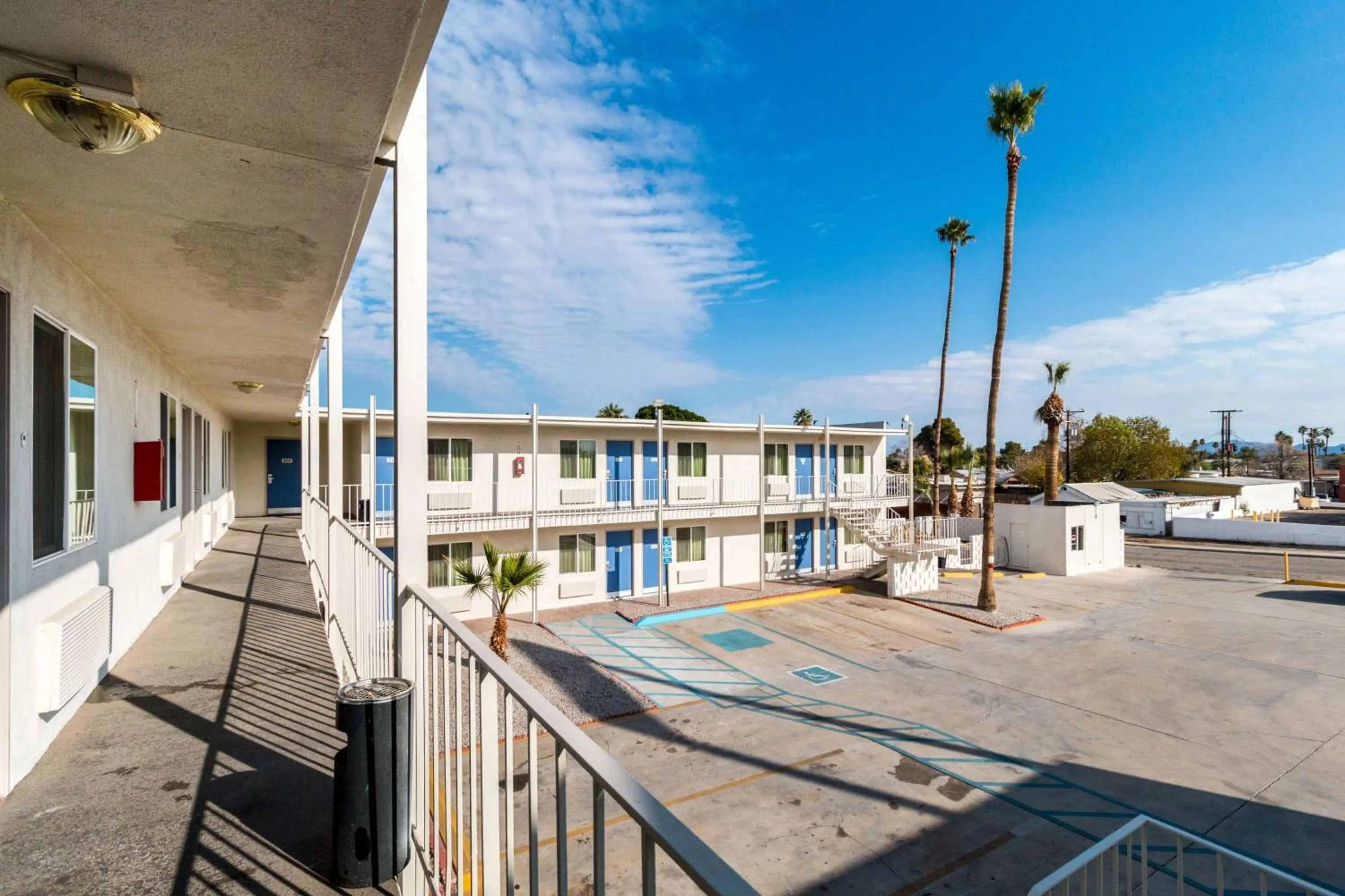 Property building in Motel 6-Blythe, CA - South