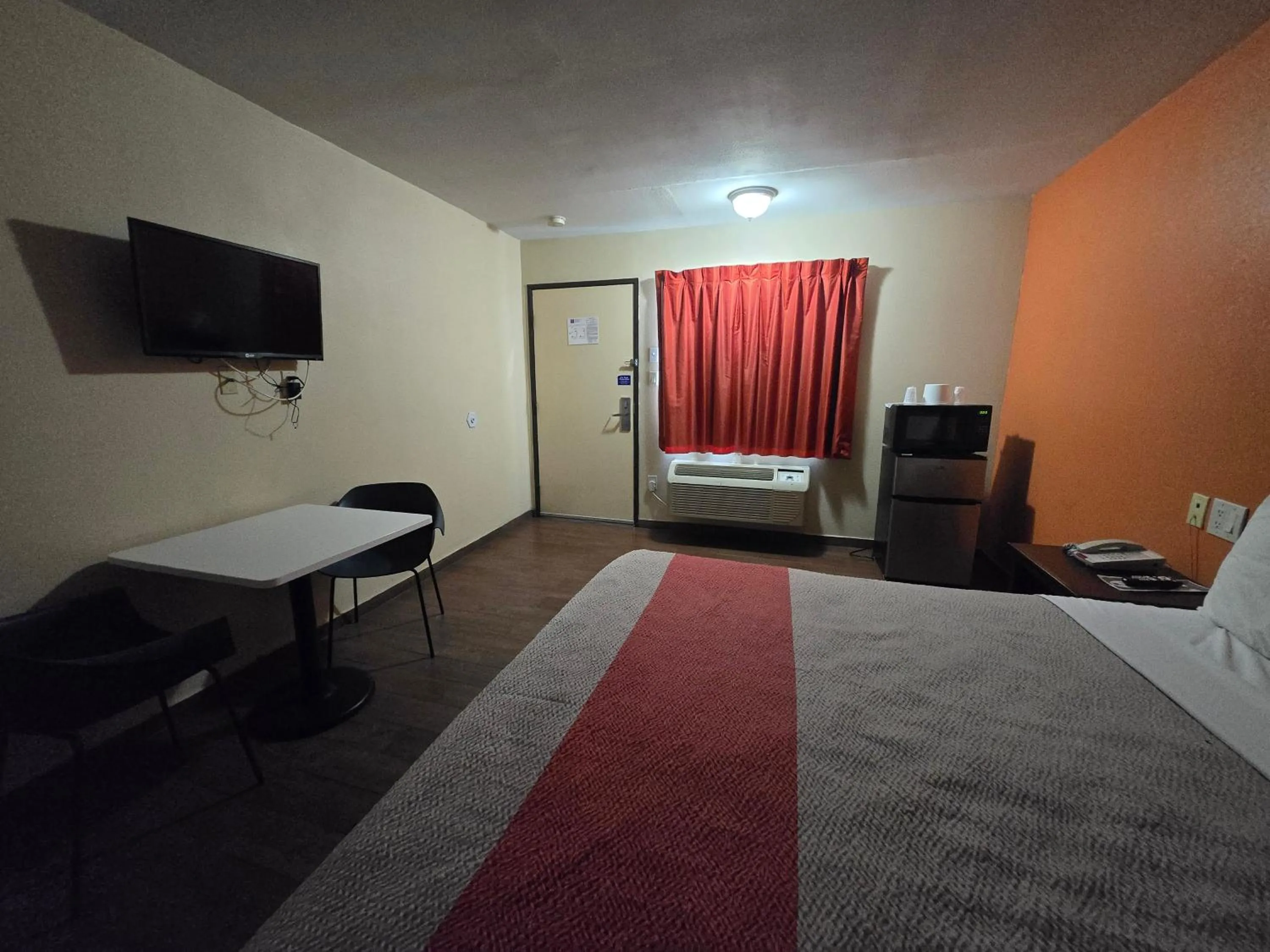Bed in Motel 6-Blythe, CA - South
