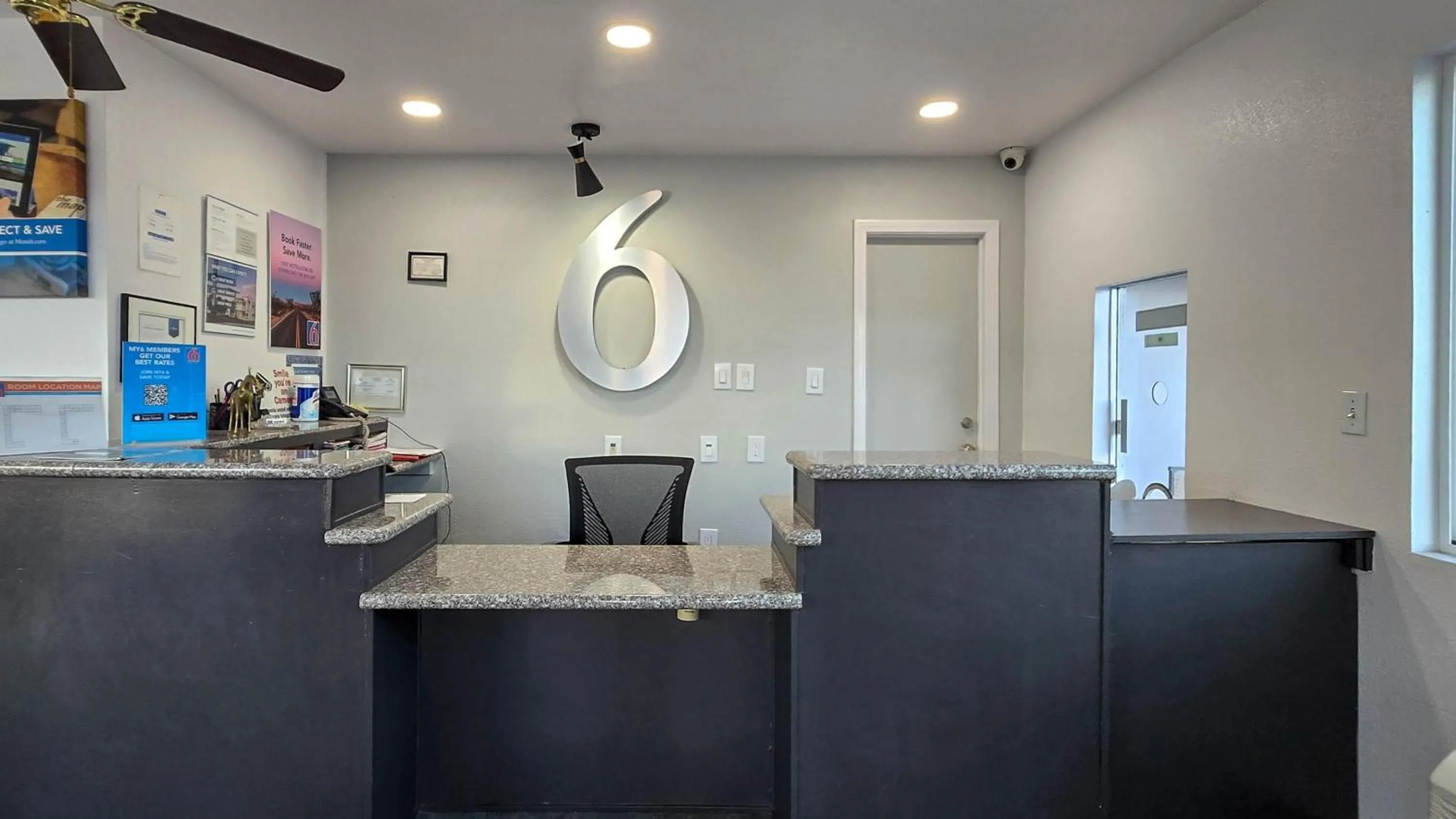 Lobby or reception in Motel 6-Blythe, CA - South
