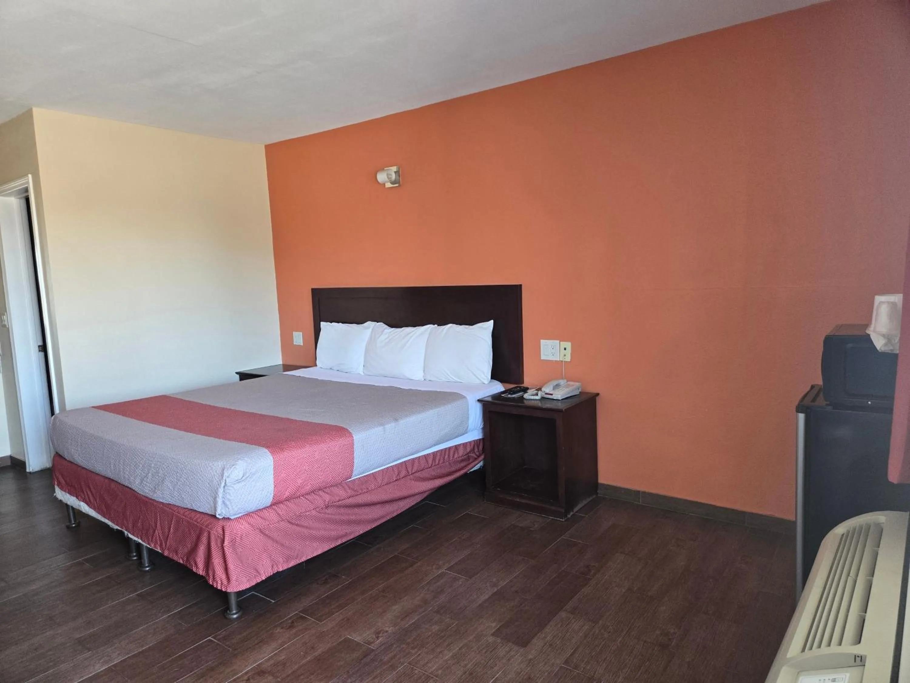 Bed in Motel 6-Blythe, CA - South