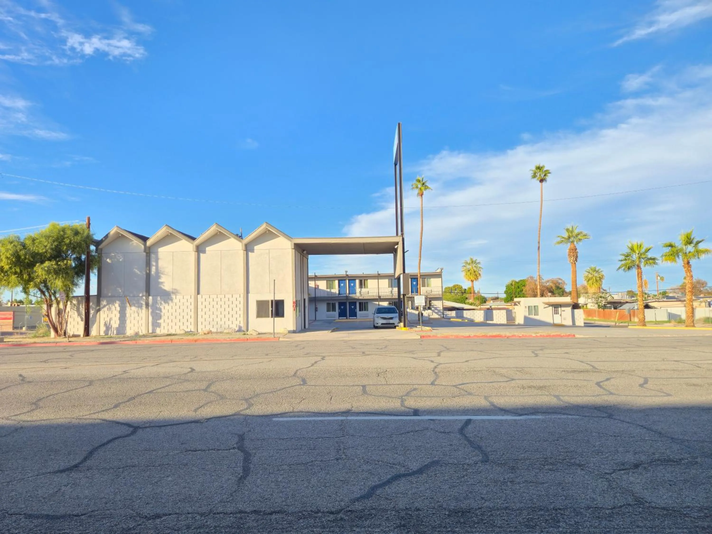 Property building in Motel 6-Blythe, CA - South