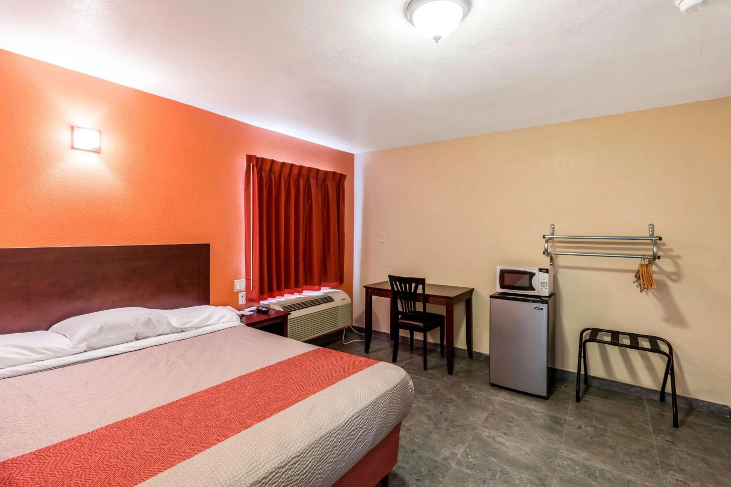 Photo of the whole room, Bed in Motel 6-Blythe, CA - South