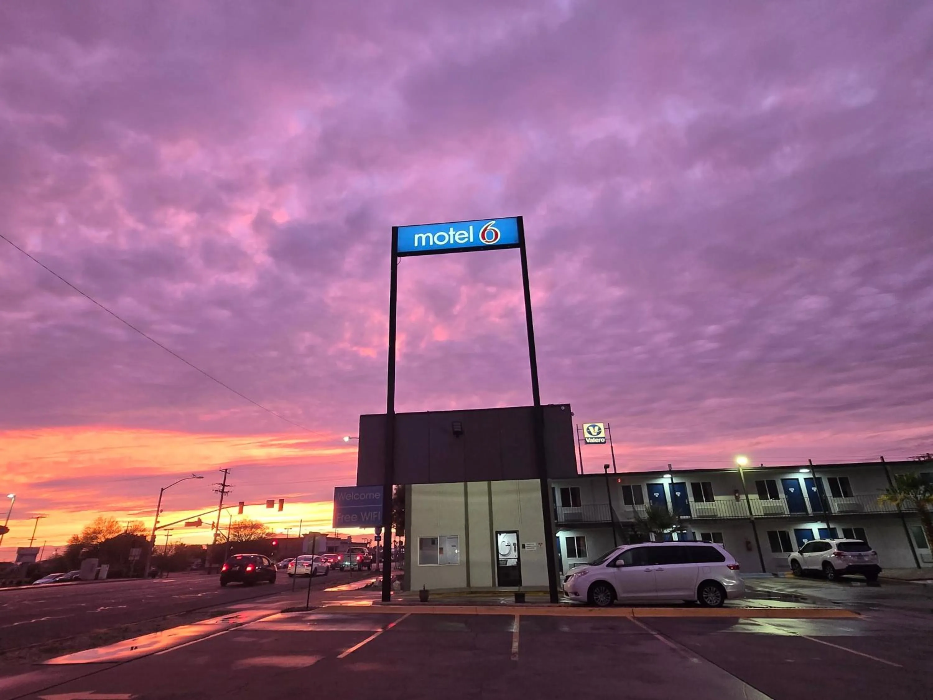 Property building in Motel 6-Blythe, CA - South