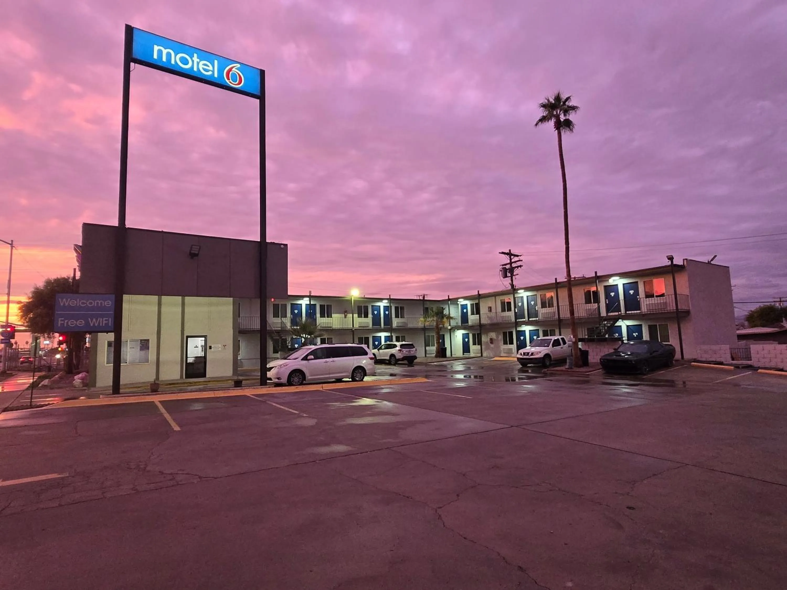 Property building in Motel 6-Blythe, CA - South