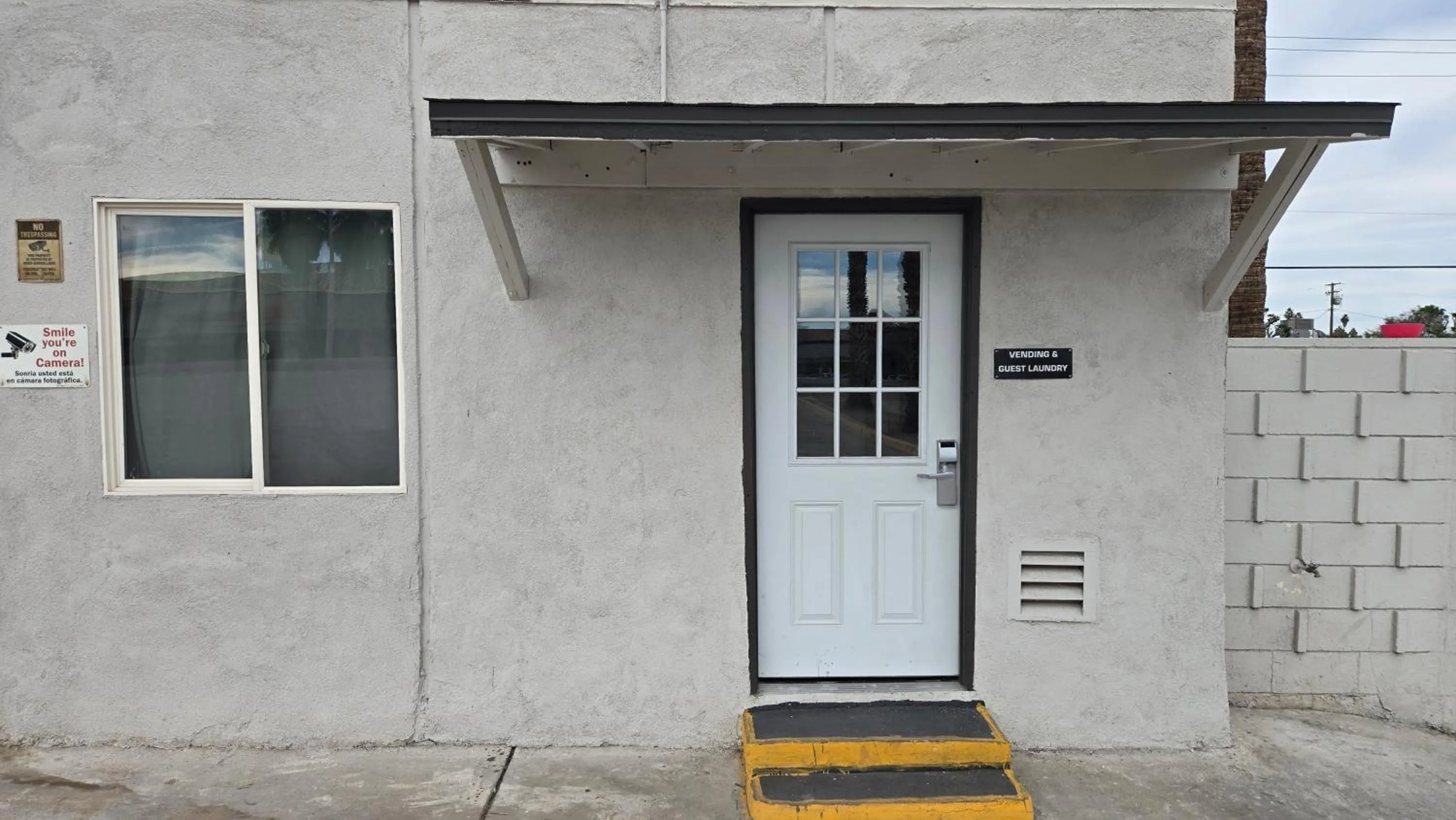 vending machine in Motel 6-Blythe, CA - South