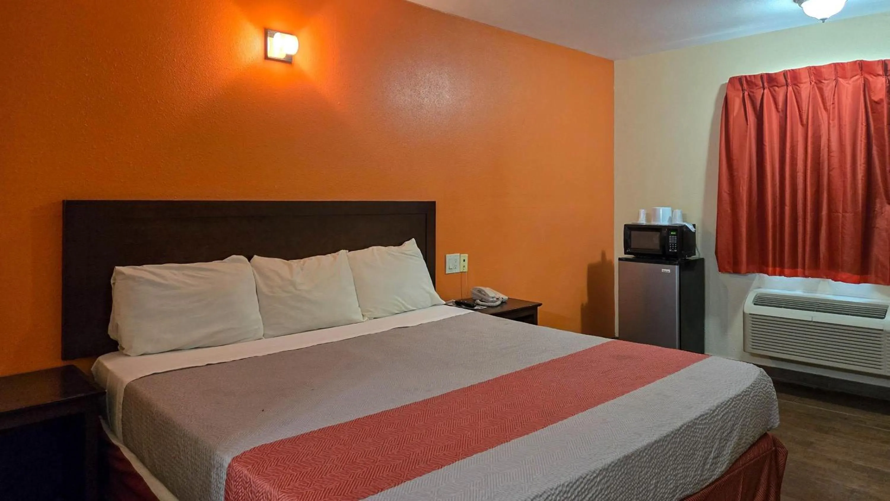 Bedroom, Bed in Motel 6-Blythe, CA - South