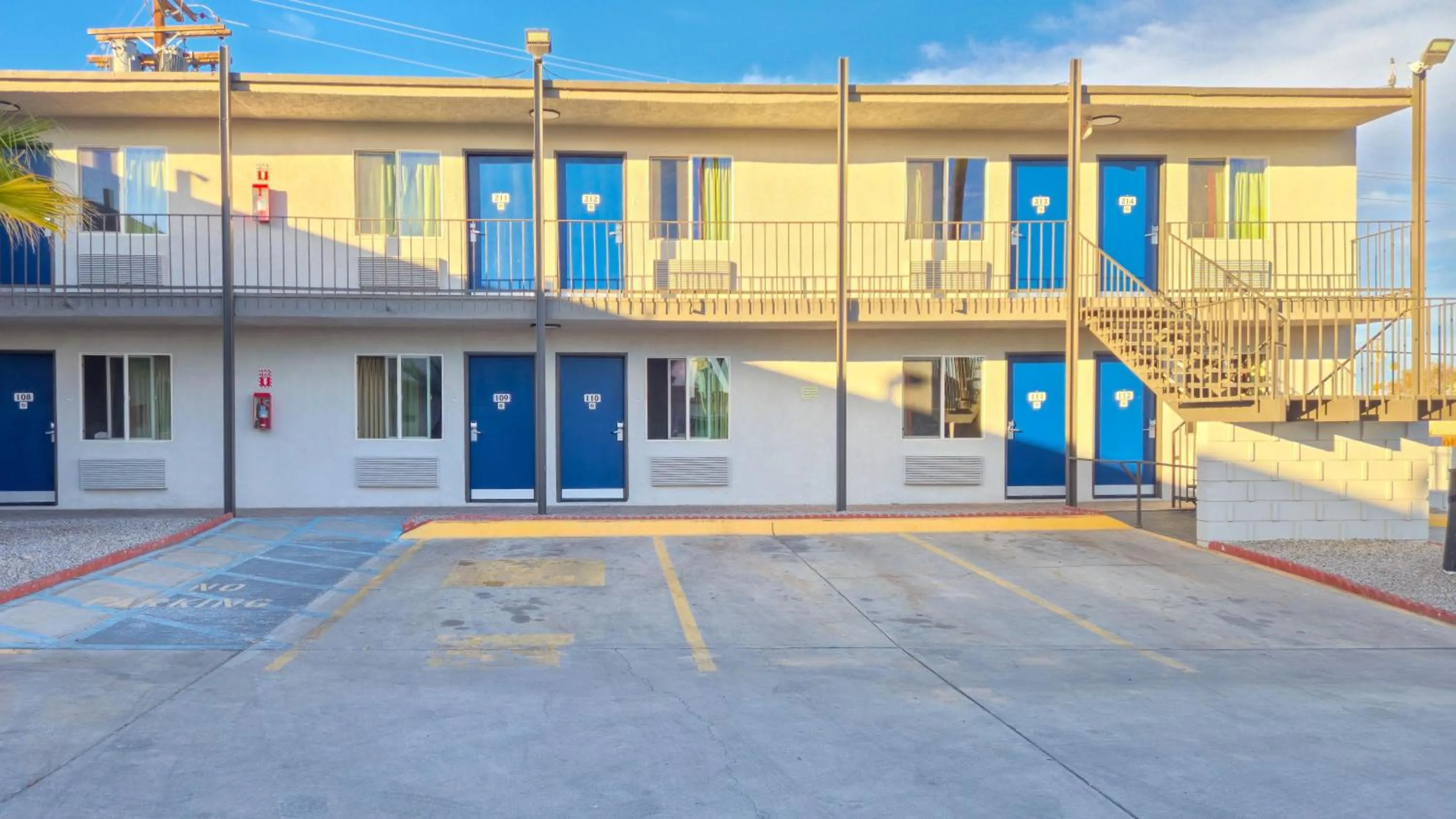 Property building in Motel 6-Blythe, CA - South