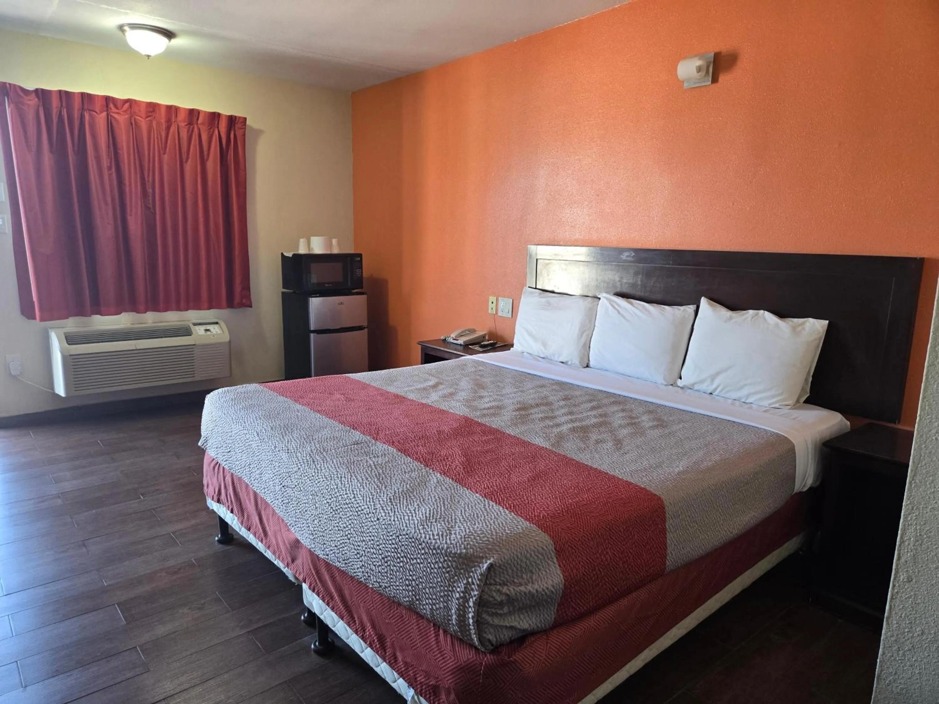 Bedroom, Bed in Motel 6-Blythe, CA - South