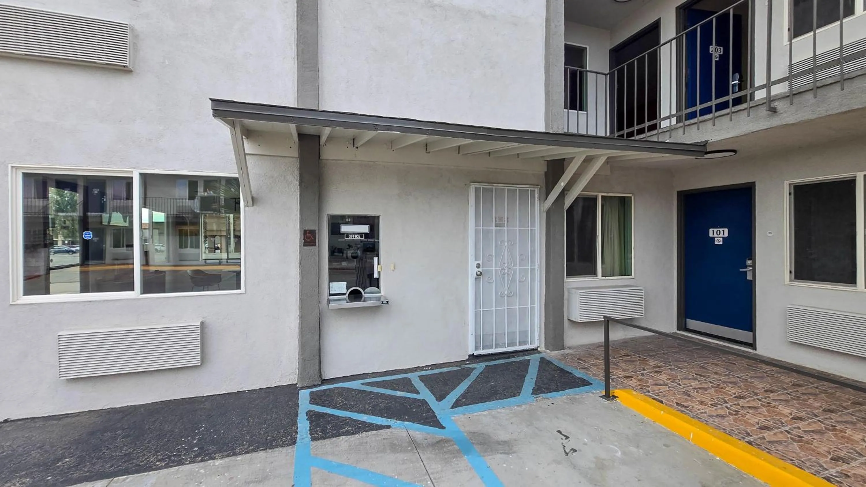 Property building in Motel 6-Blythe, CA - South
