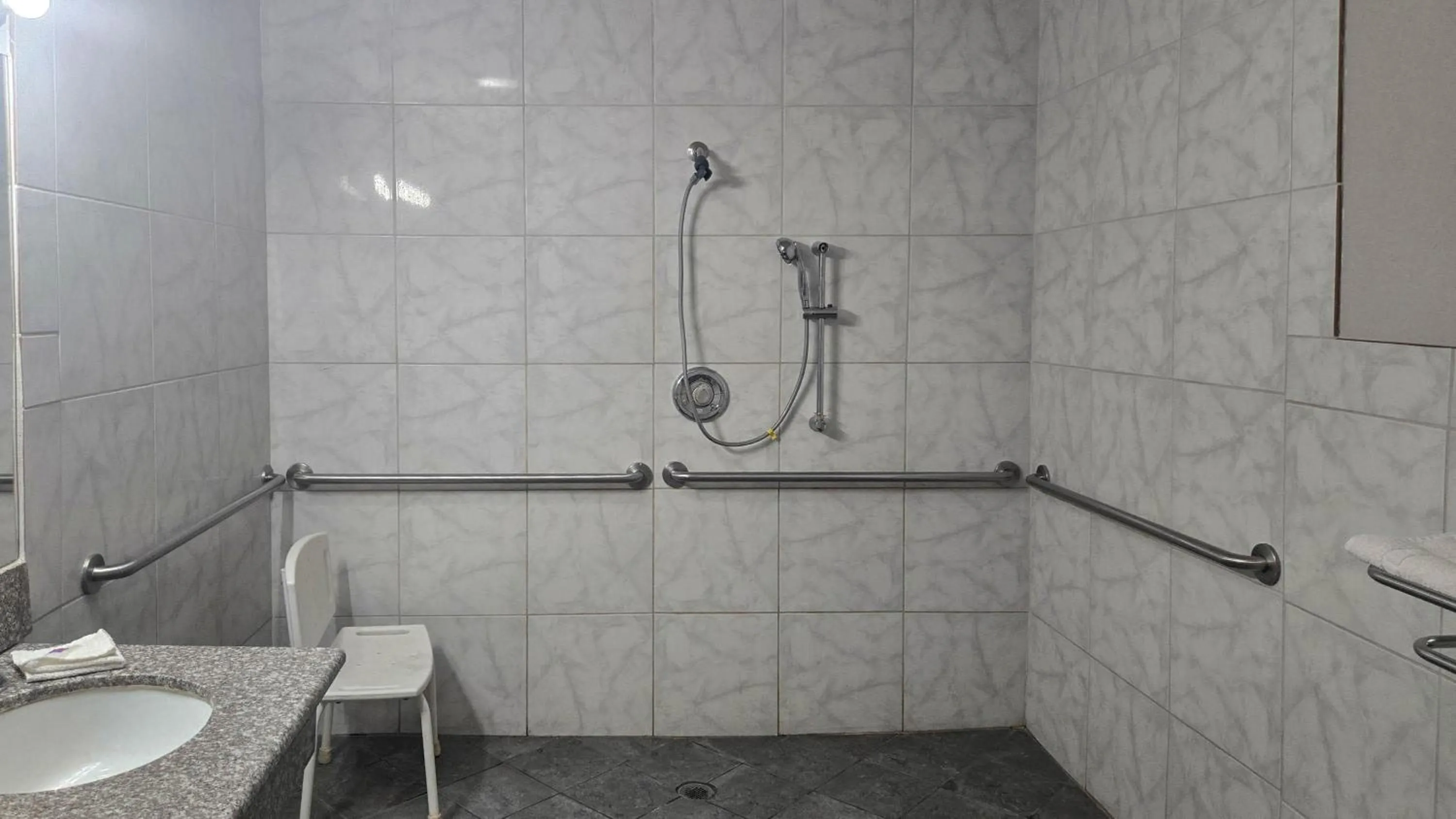 Bathroom in Motel 6-Blythe, CA - South