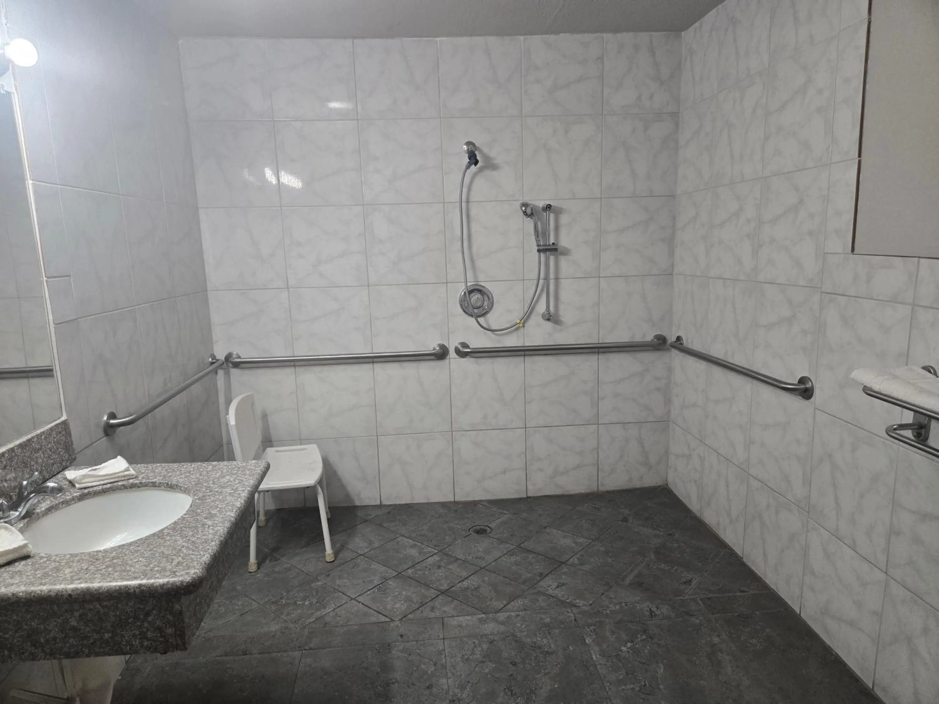 Bathroom in Motel 6-Blythe, CA - South