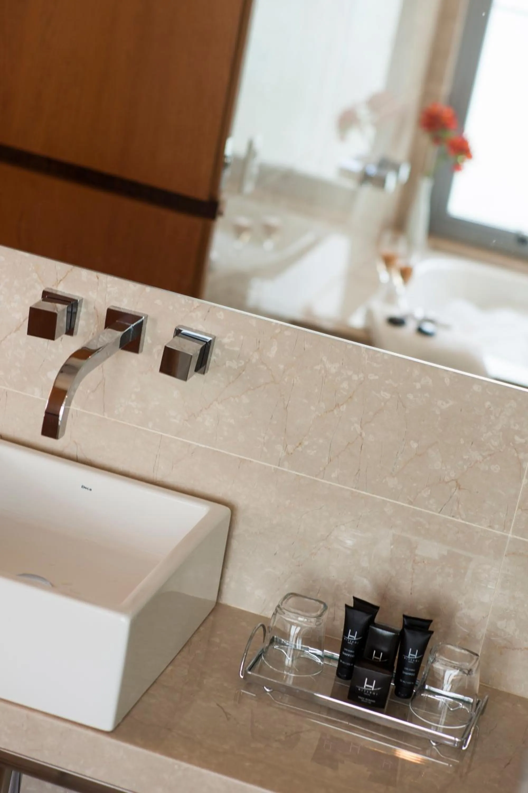 Bathroom in H Niteroi Hotel