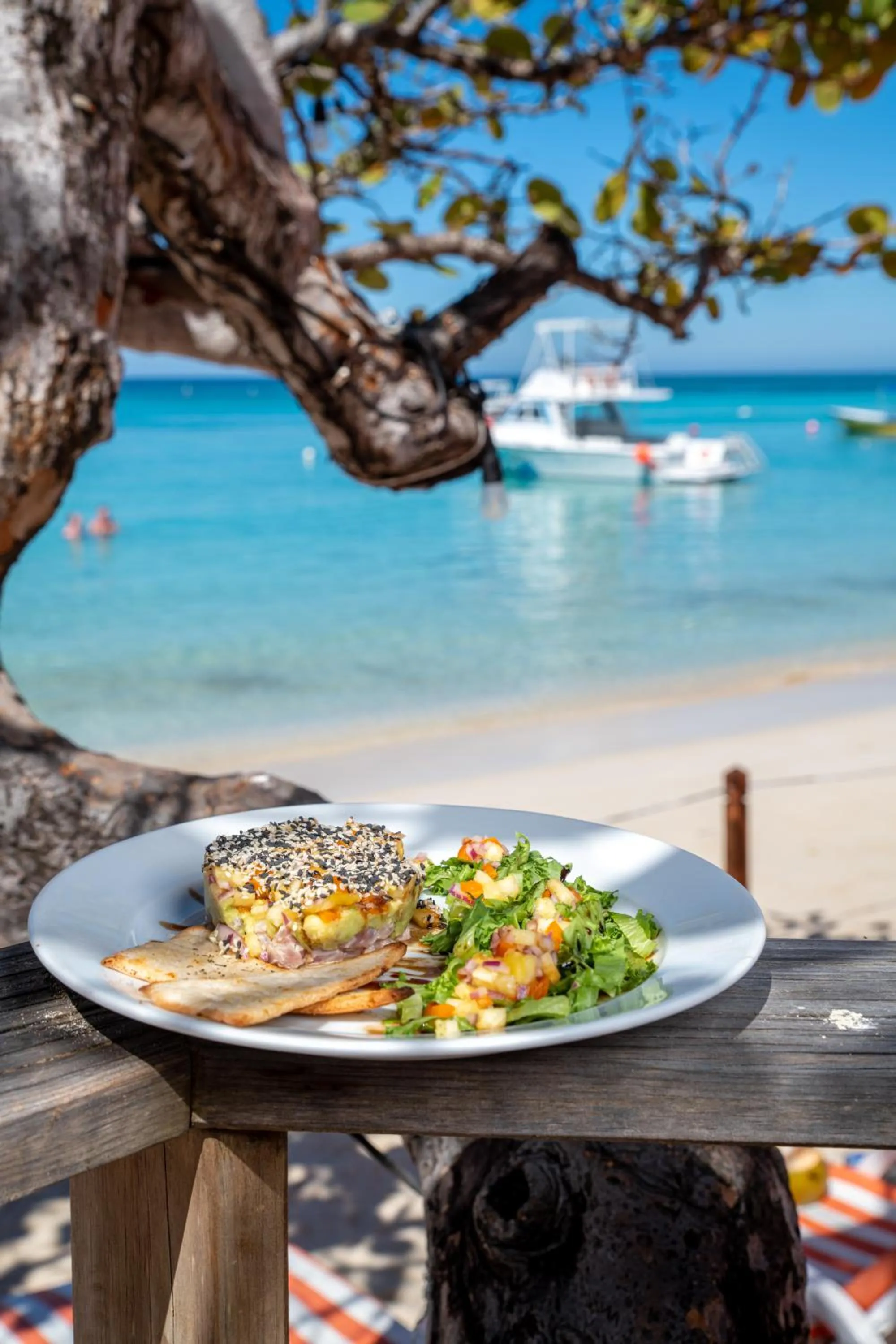 Food and drinks in Paradise Beach Hotel & Resort