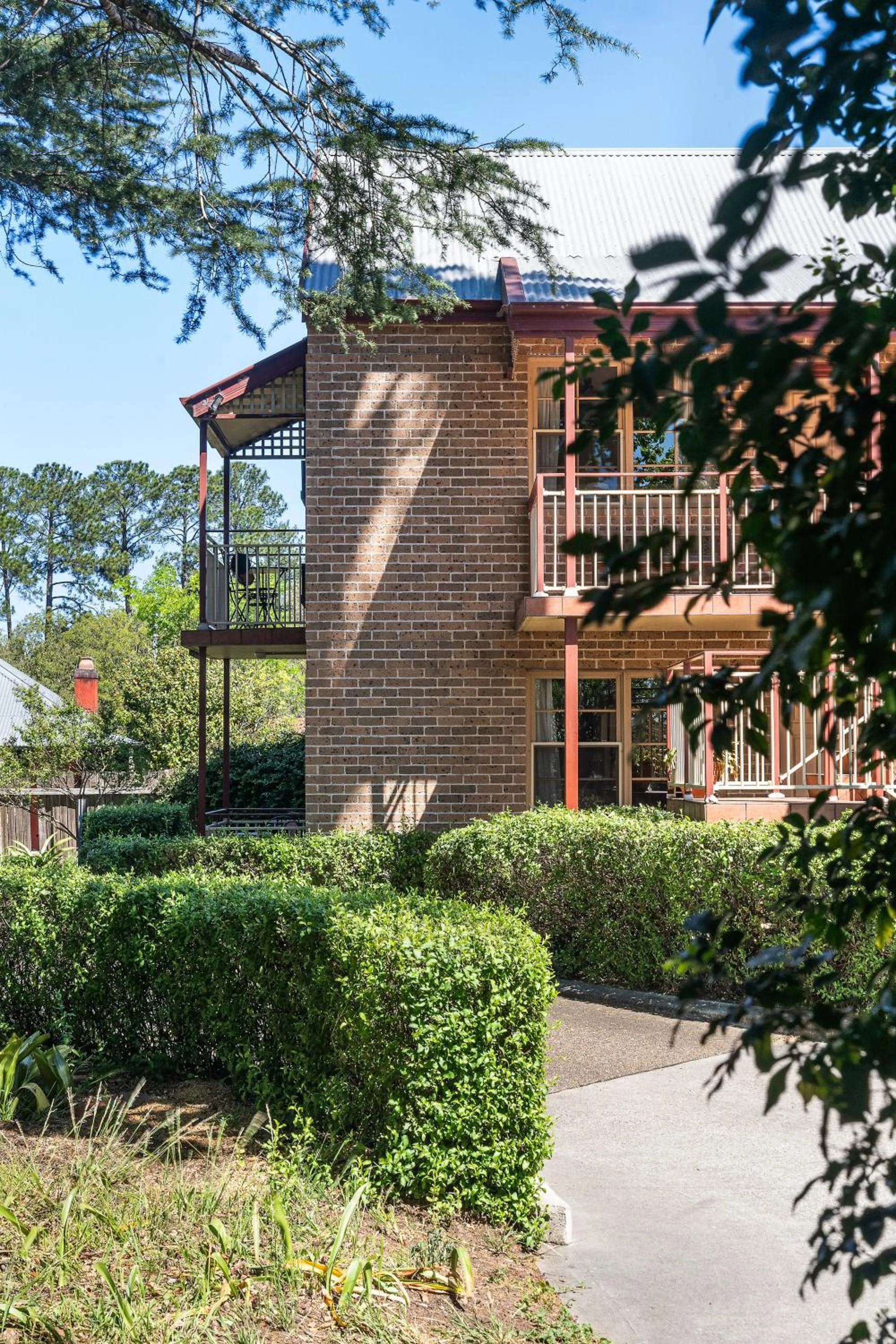 Spring in SureStay Hotel by Best Western, New Inn Richmond