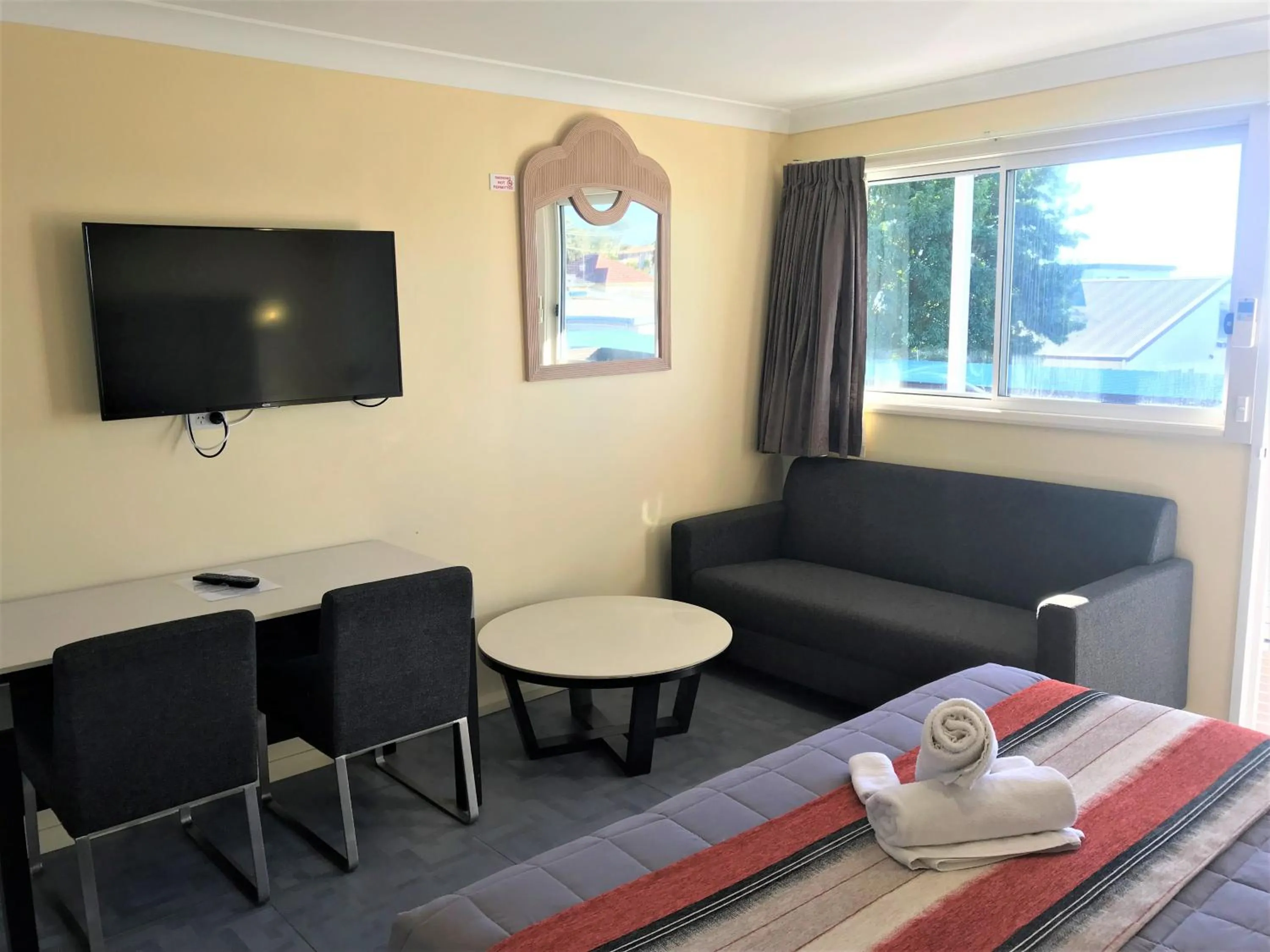 Bed in Toukley Motor Inn