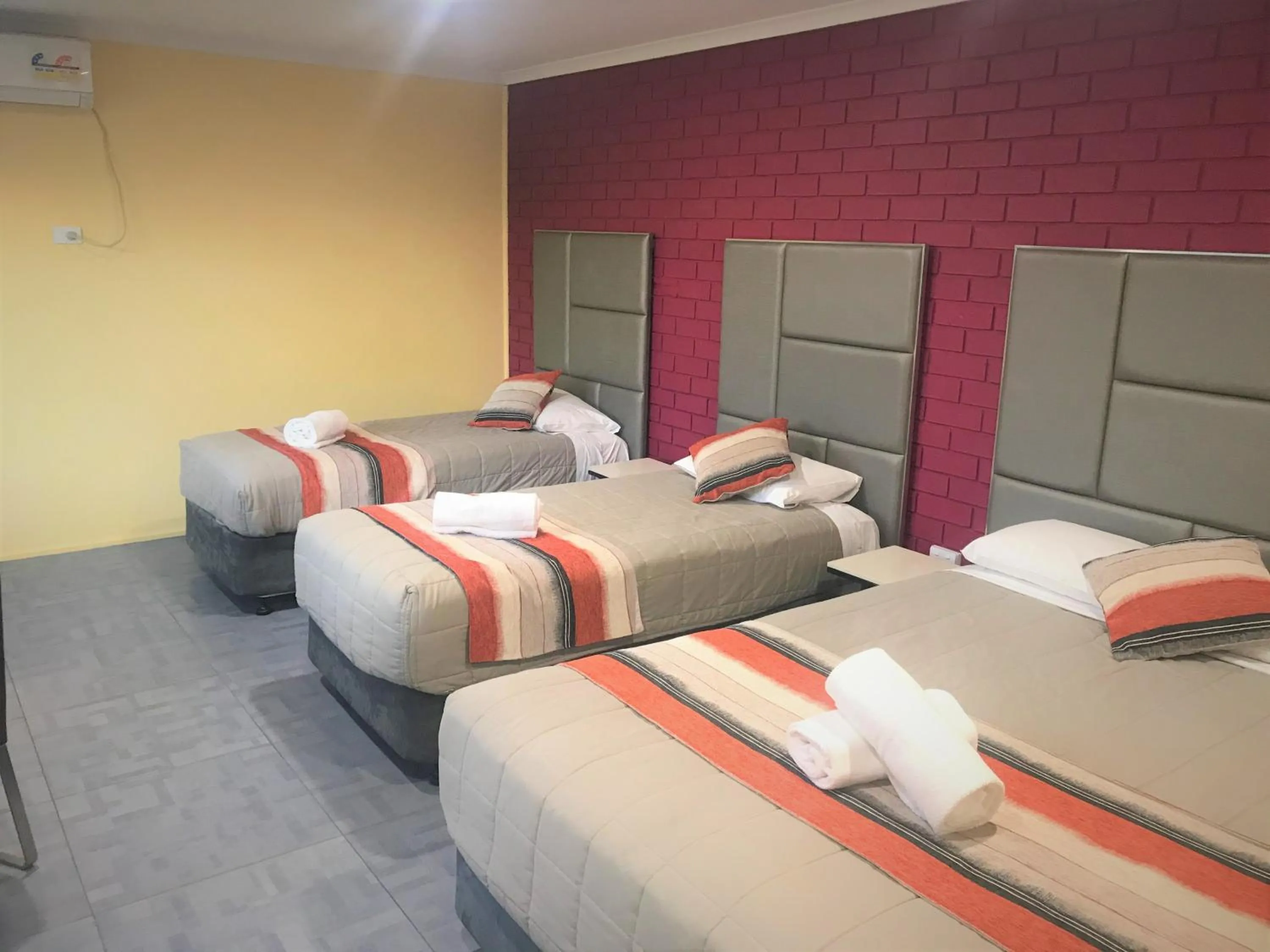 Bed in Toukley Motor Inn