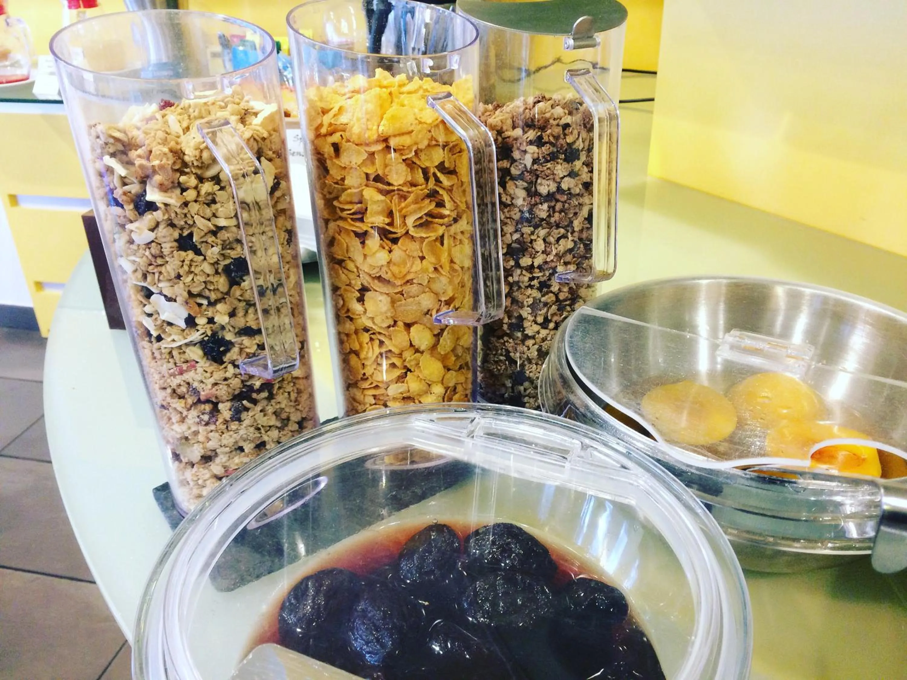 Continental breakfast in Dama Hotel