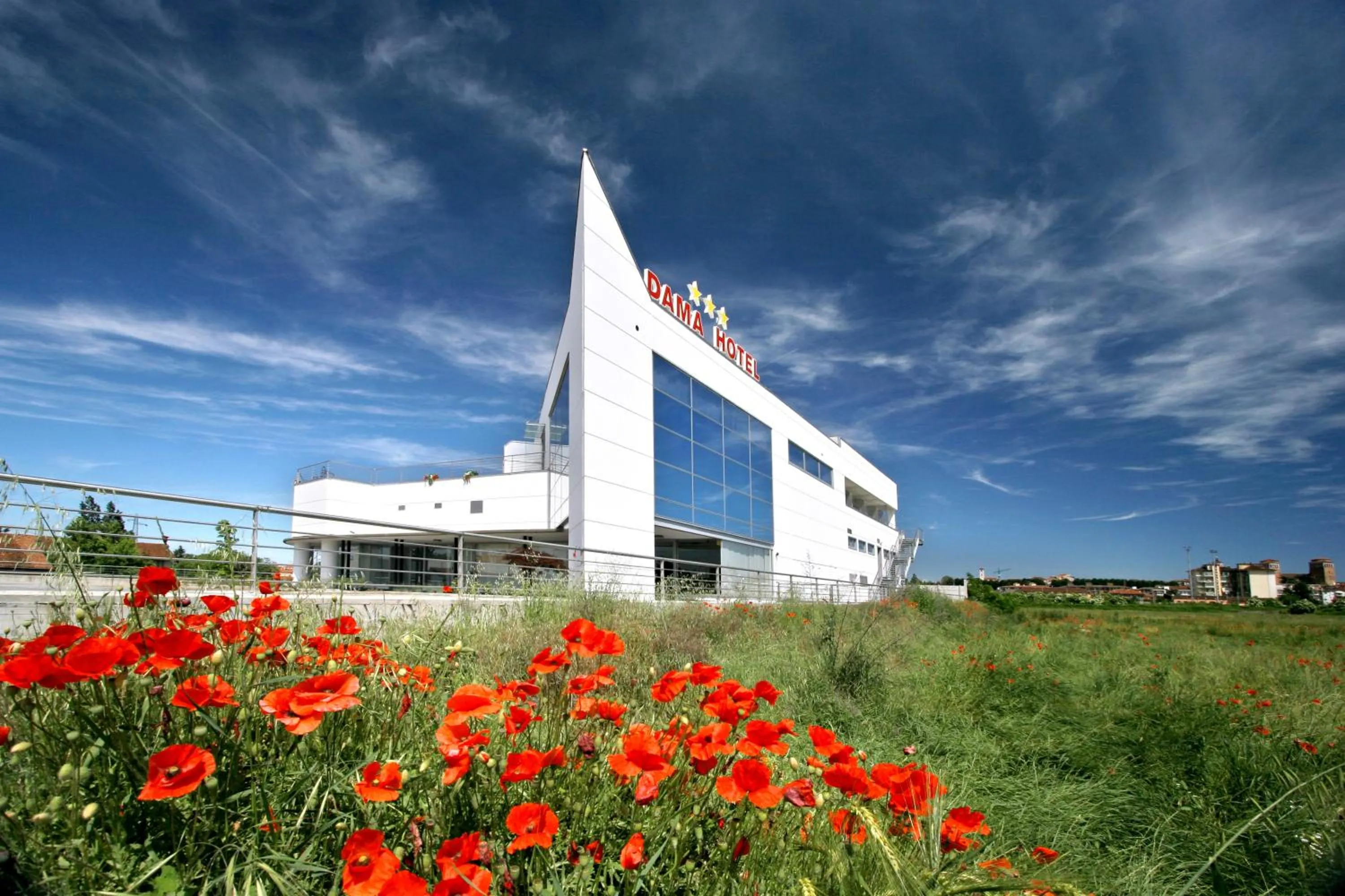 Facade/entrance in Dama Hotel