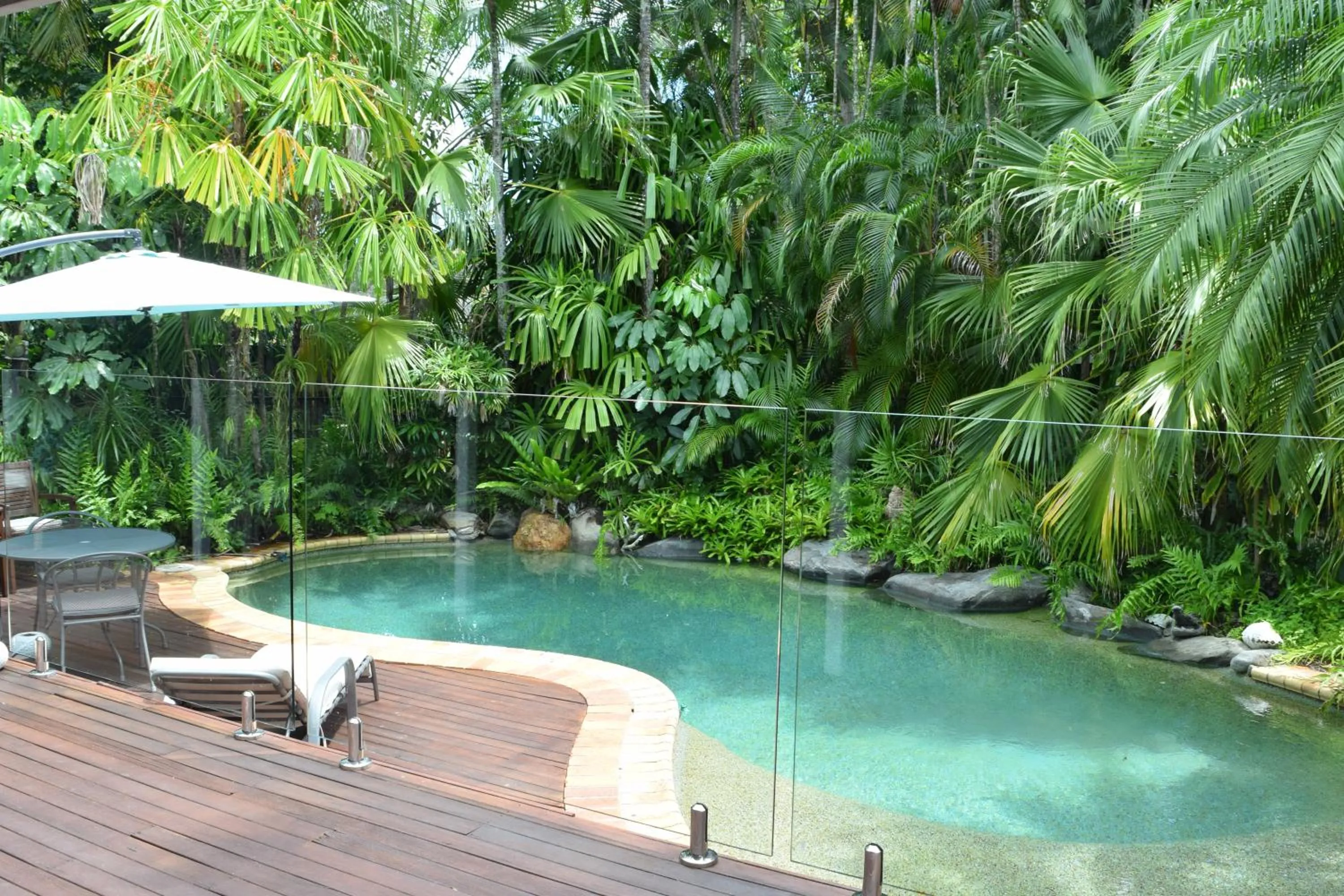 Swimming pool in South Pacific Bed & Breakfast