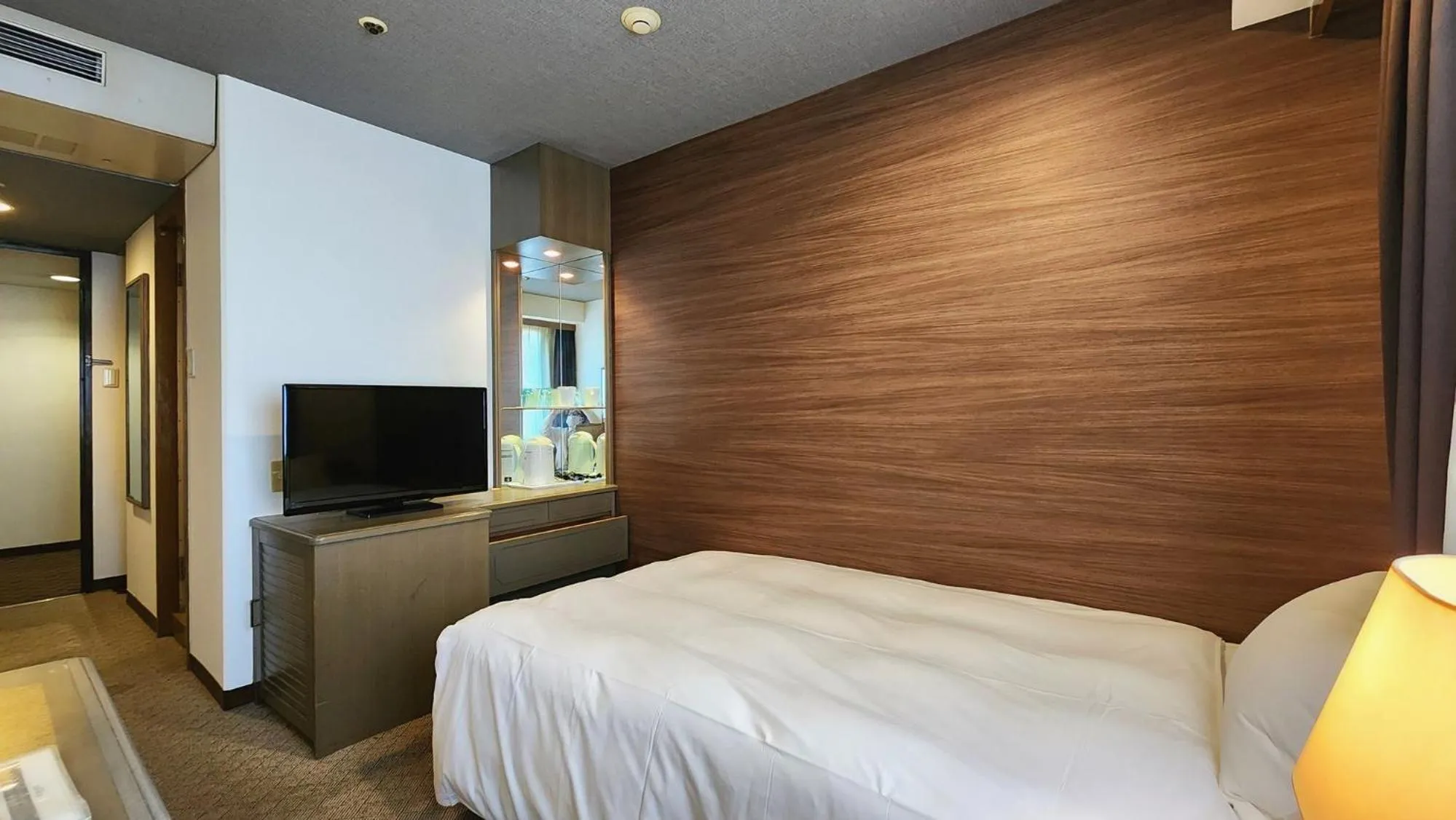 Photo of the whole room, Bed in Platon Hotel Yokkaichi