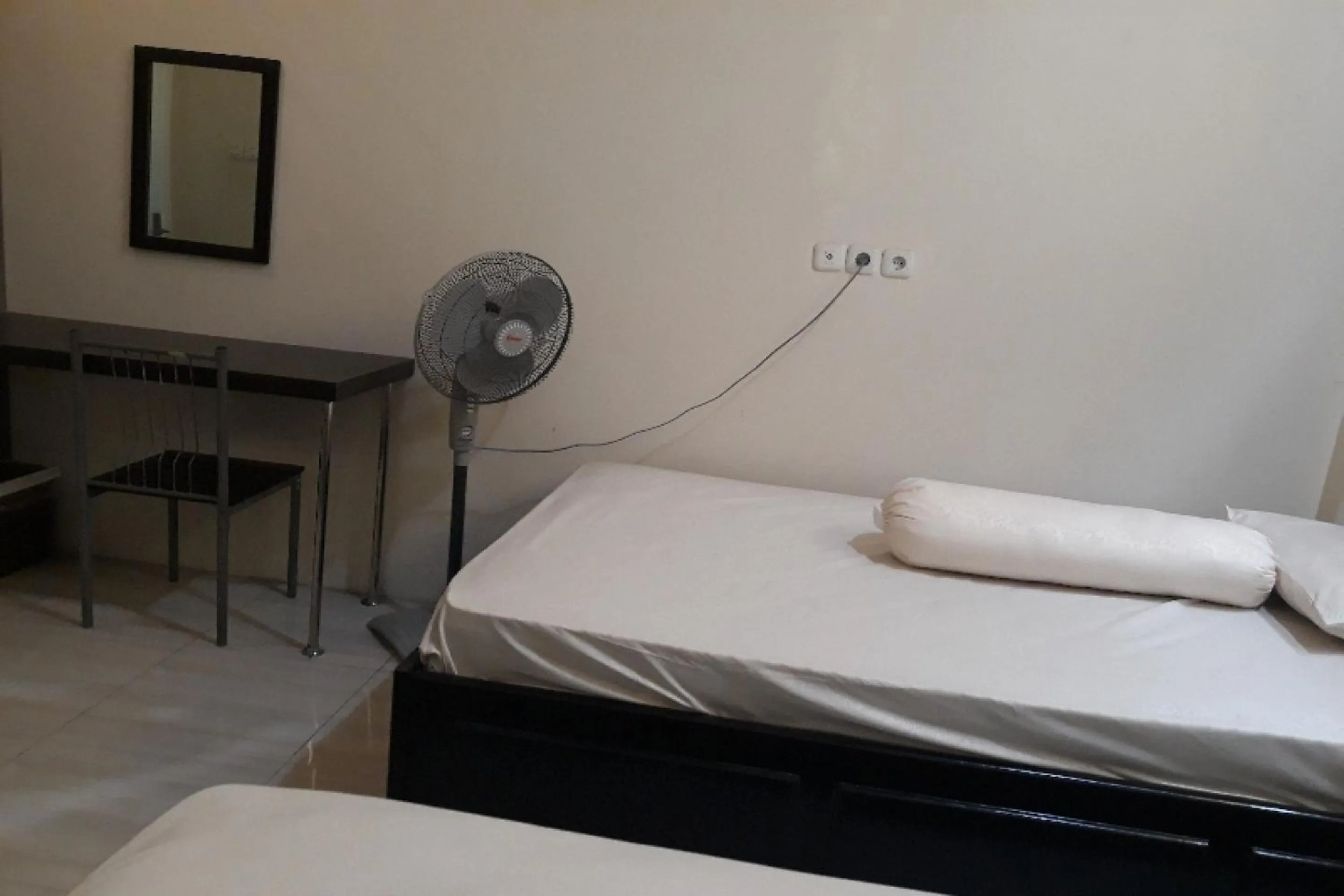 Bedroom, Bed in OYO 91162 Homestay Ansyariah Syariah