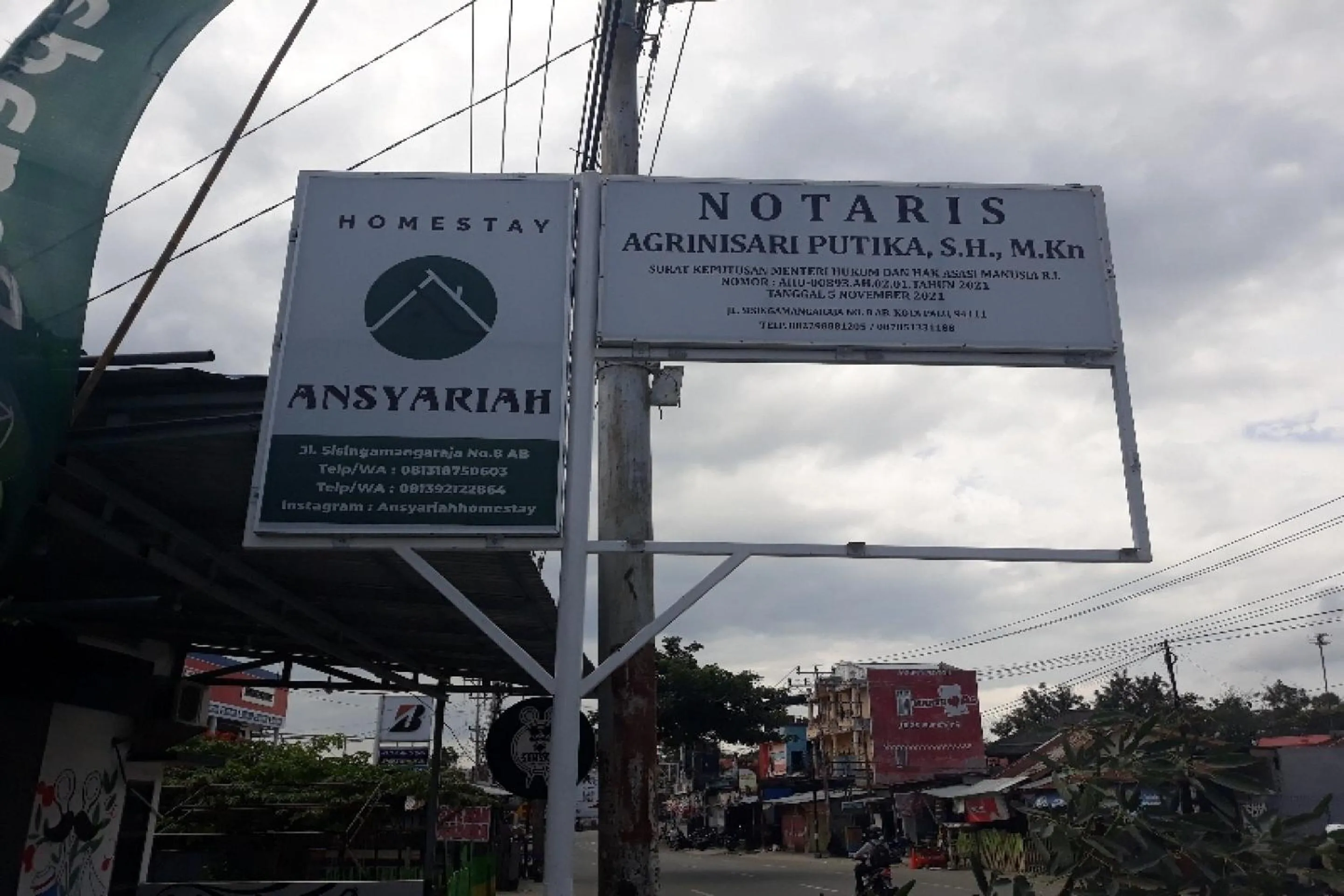 Facade/entrance in OYO 91162 Homestay Ansyariah Syariah