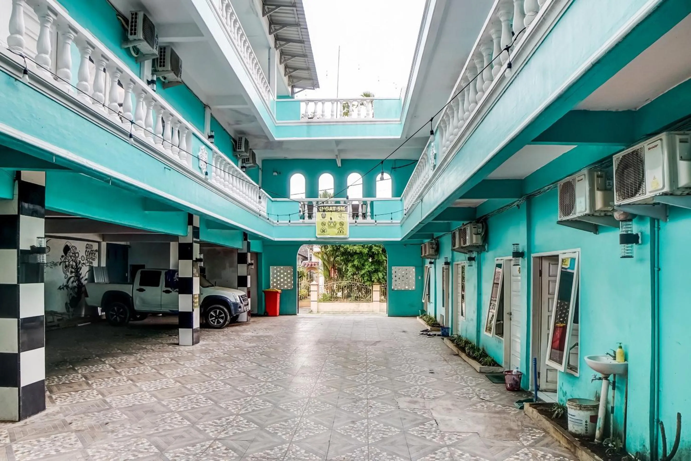Lobby or reception in Hotel O Roemah Gh