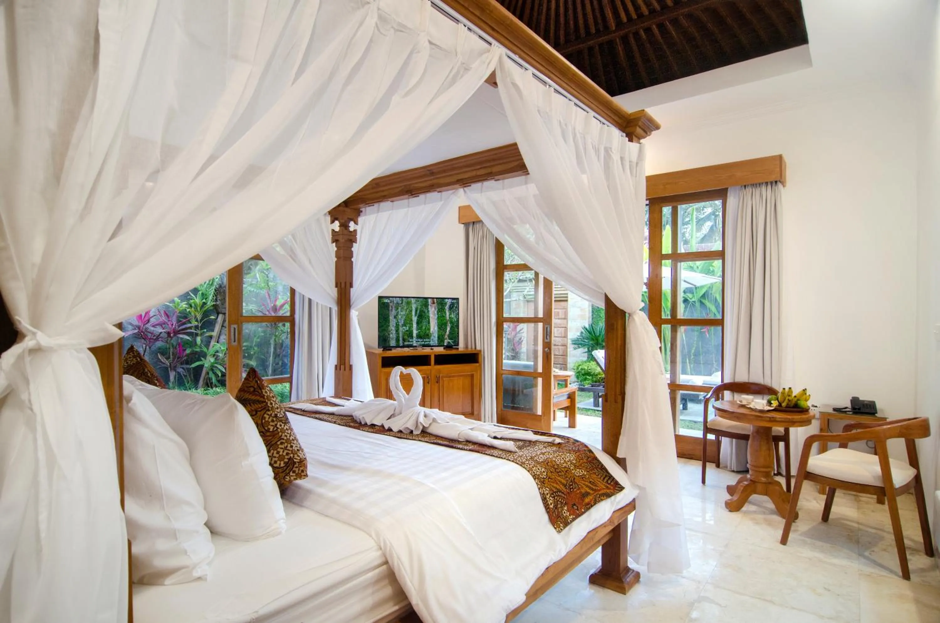 Photo of the whole room, Bed in Danakha Villa Ubud