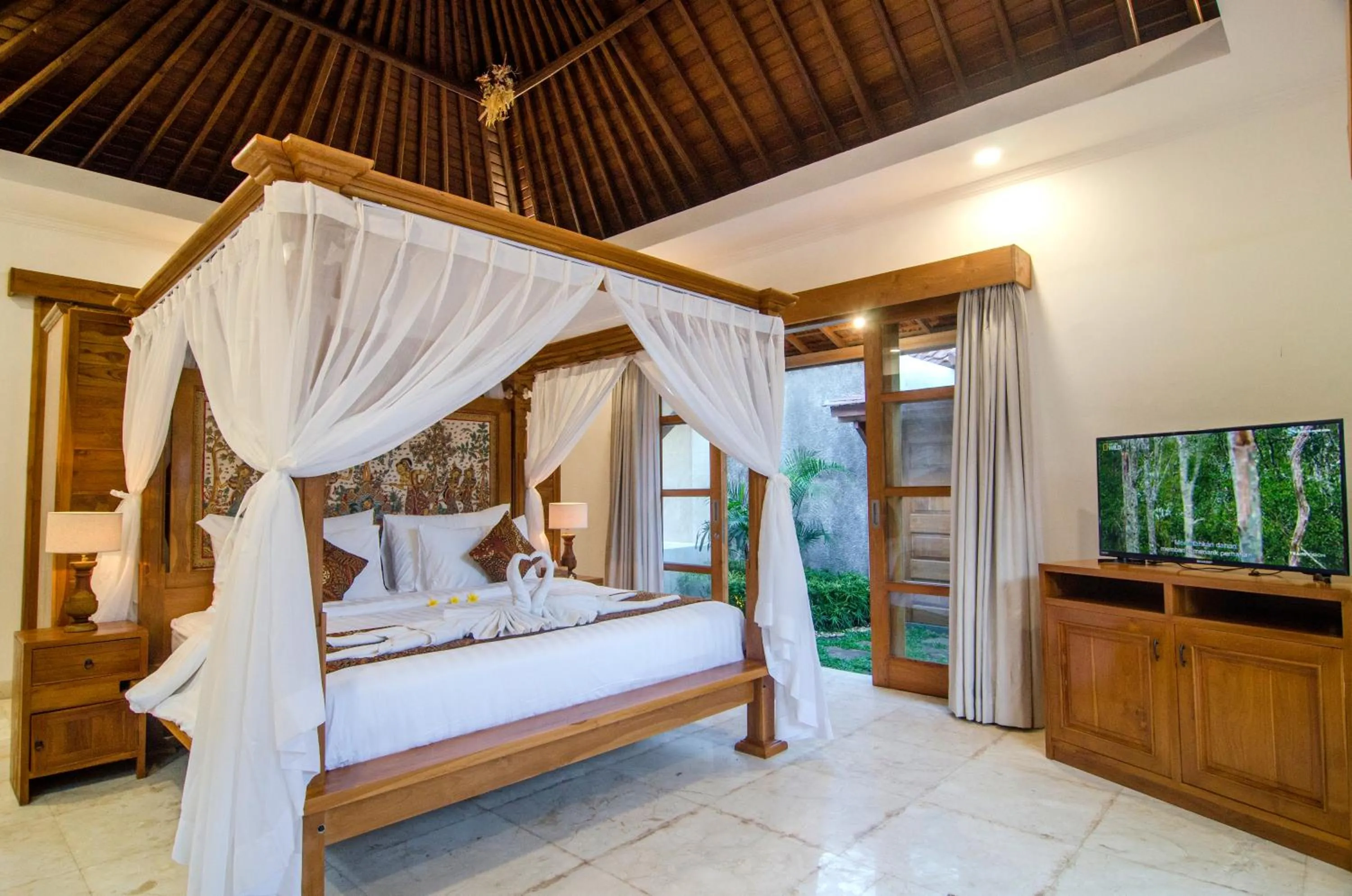 Photo of the whole room, Bed in Danakha Villa Ubud