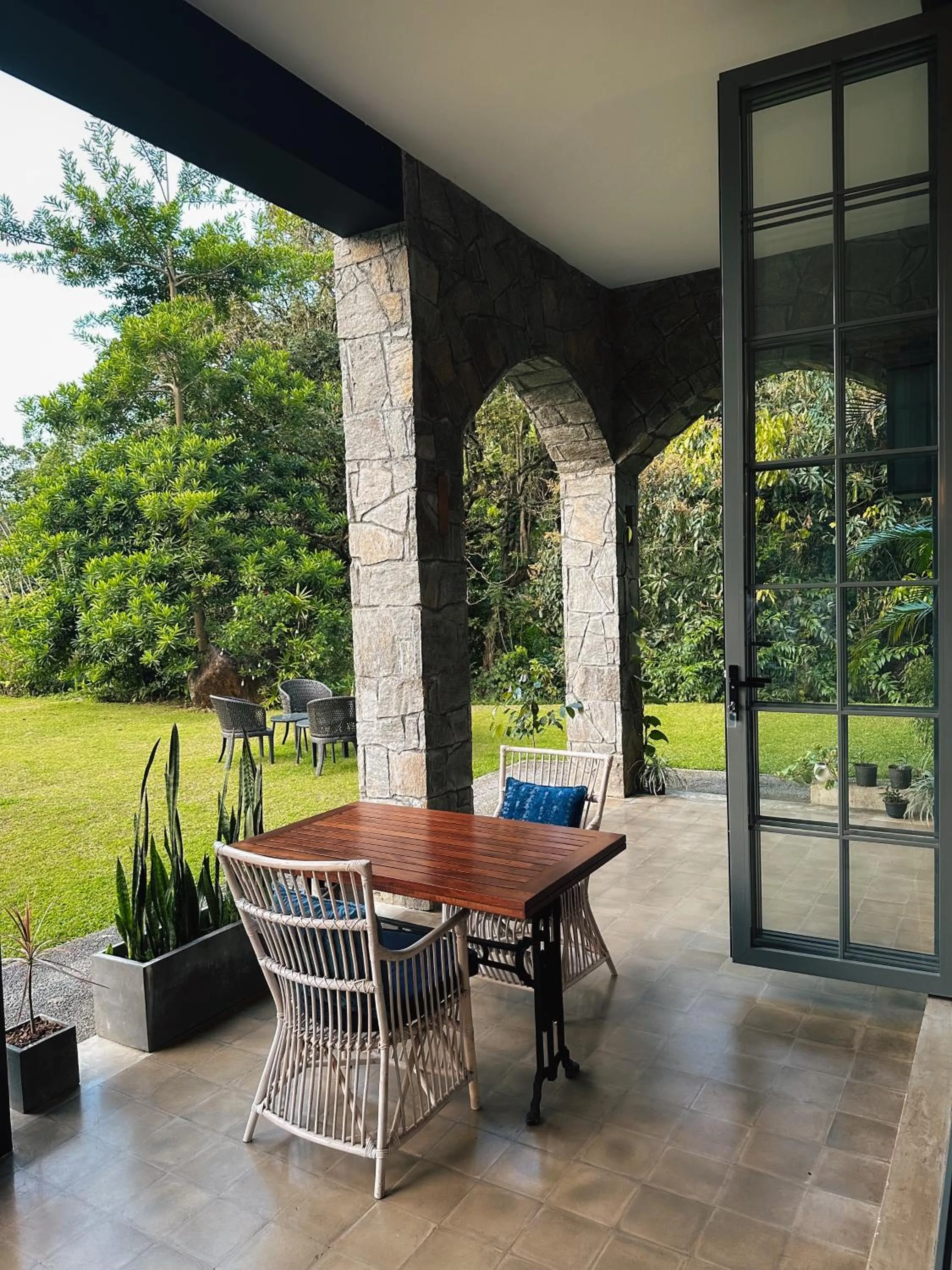 Restaurant/places to eat in Kandy Dendrobium House