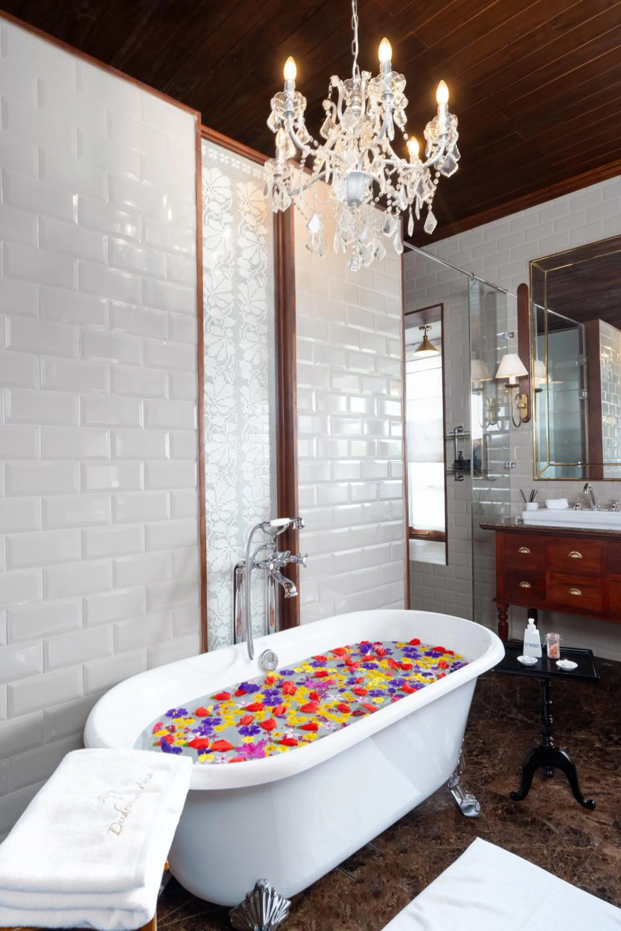 Bathroom in Kandy Dendrobium House