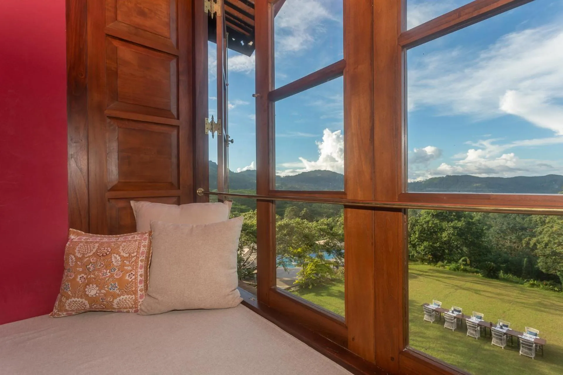 Natural landscape in Kandy Dendrobium House