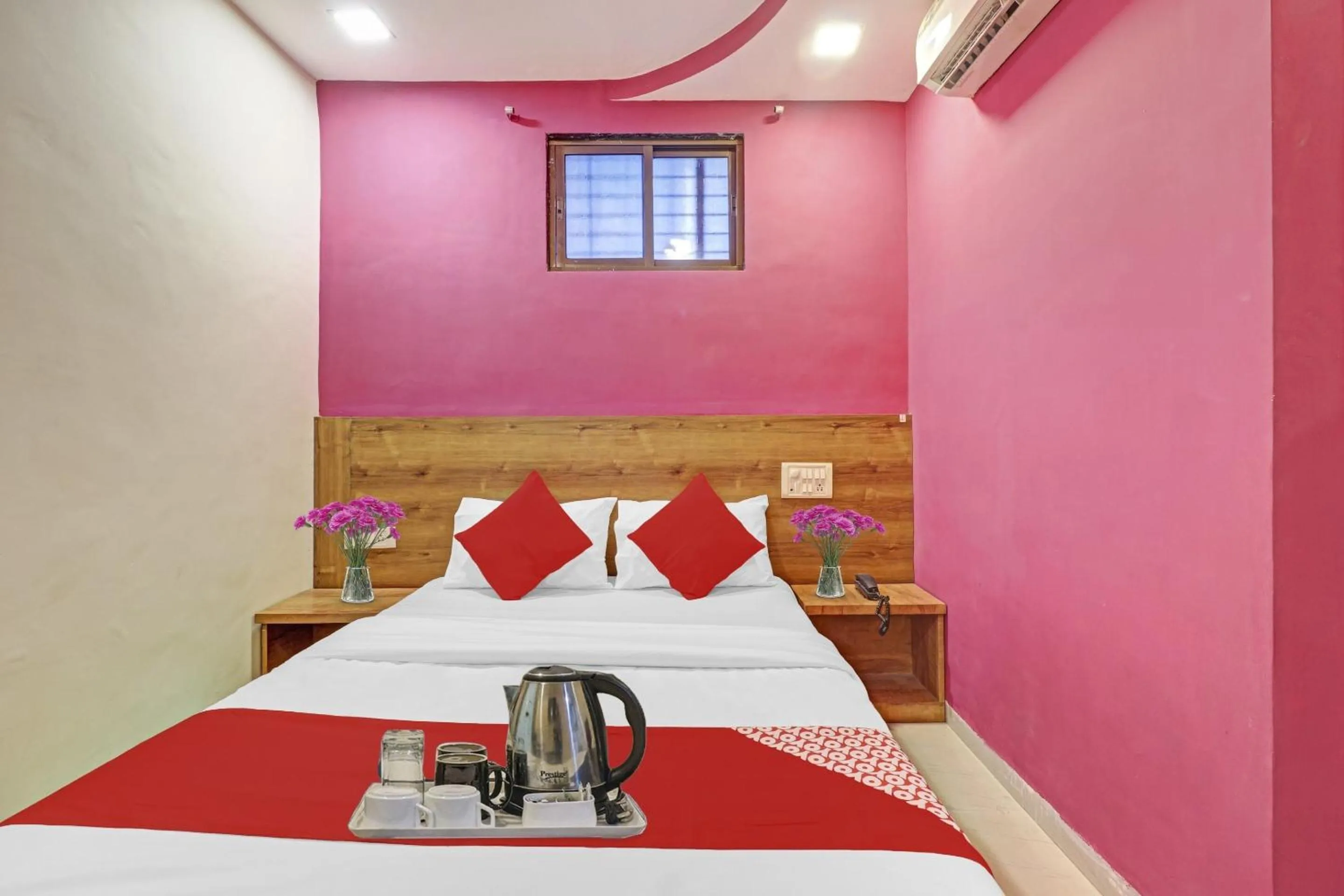 Bedroom, Bed in HOTELO THE MUMBAI INN